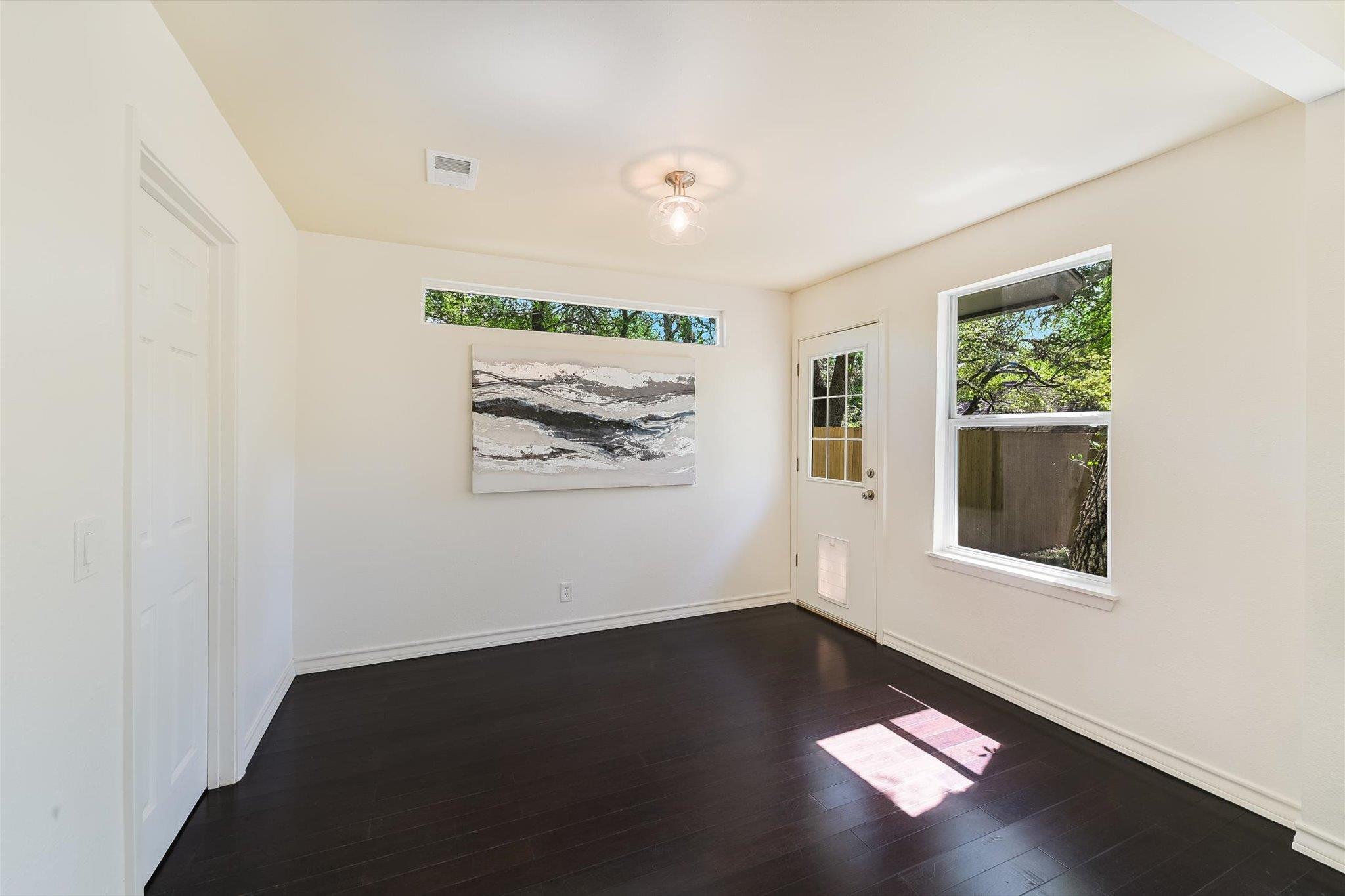 9405 Shady Oaks Dr, Austin, TX 78729