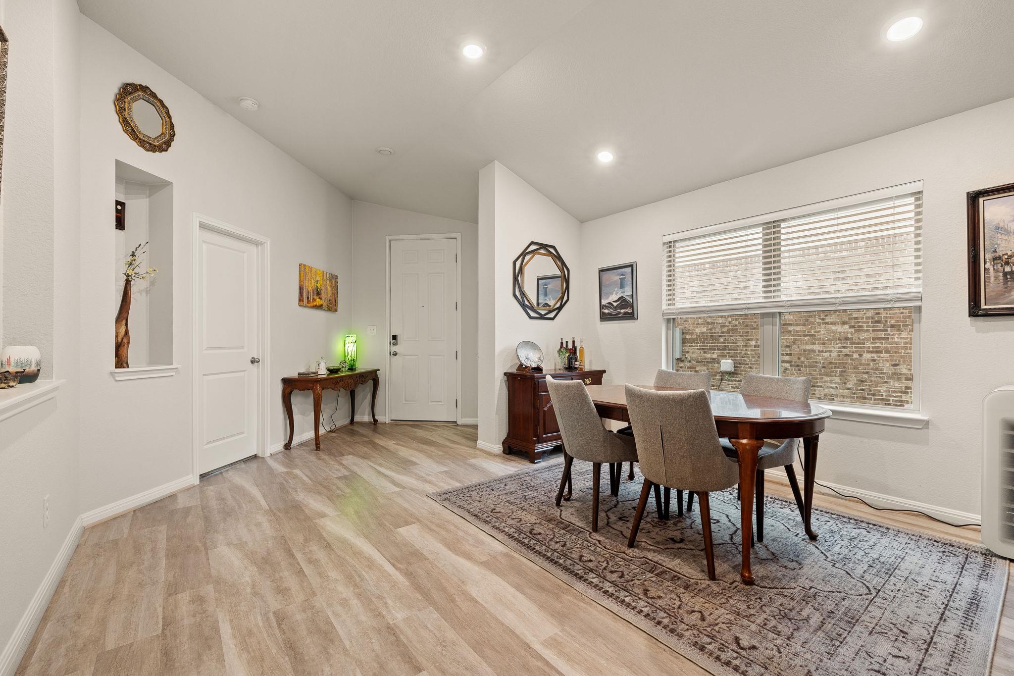 105 Sophora Dr, Hutto, TX 78634