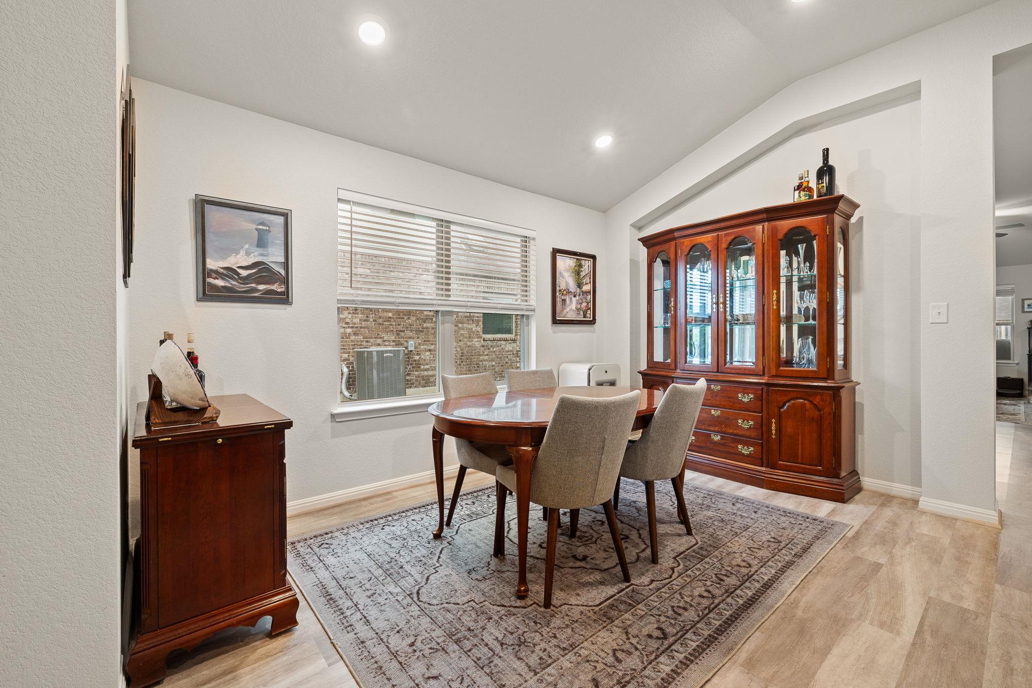 105 Sophora Dr, Hutto, TX 78634