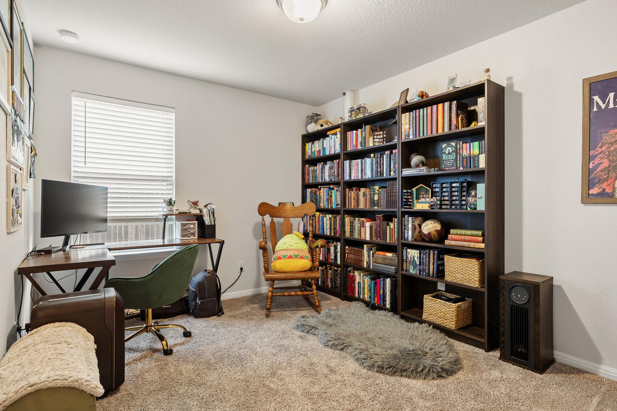 105 Sophora Dr, Hutto, TX 78634