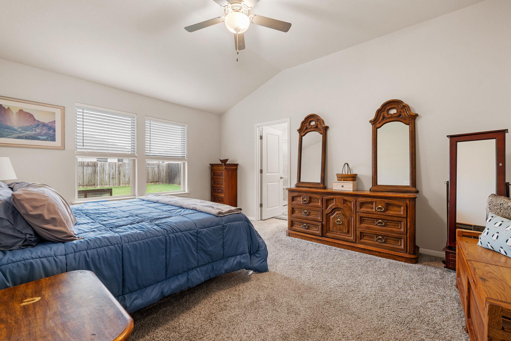 105 Sophora Dr, Hutto, TX 78634