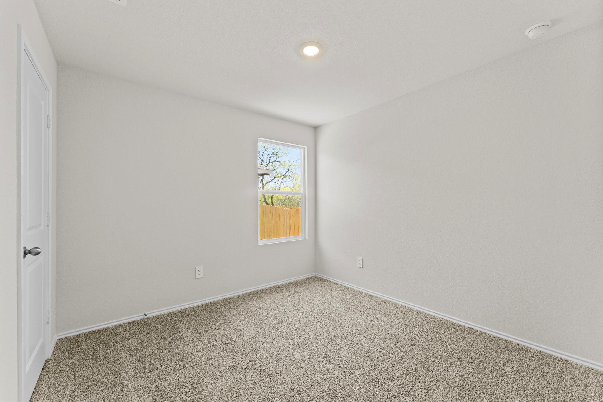 304 Wild Goose Dr, Luling, TX 78648