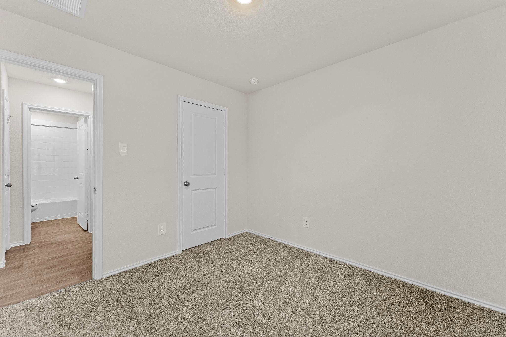 304 Wild Goose Dr, Luling, TX 78648