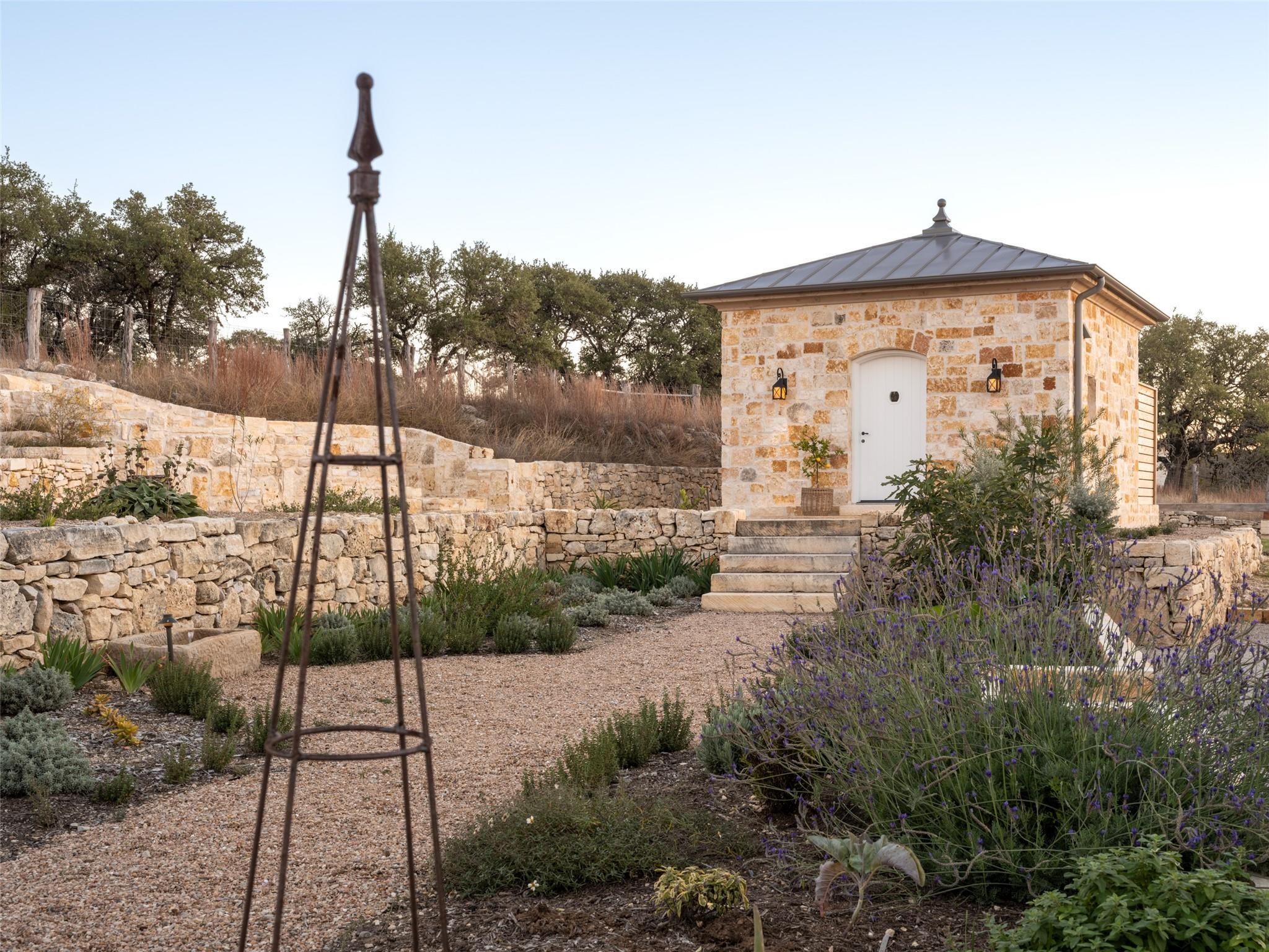 1934 N Walnut Springs Rd, Johnson City, TX 78636