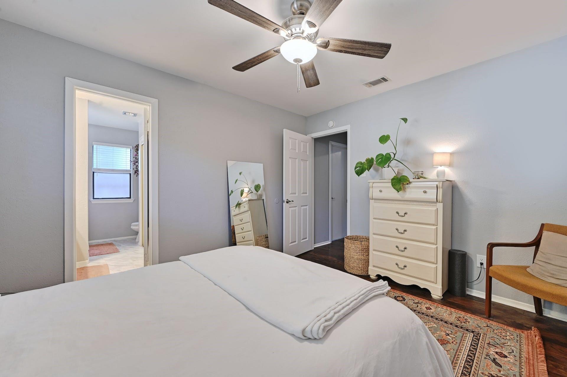 2503 HOWELLWOOD Way # B, Austin, TX 78748