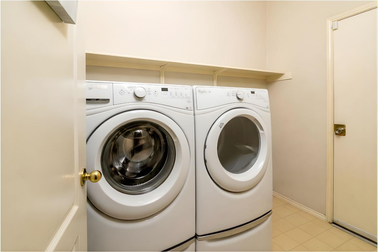 805 Oak Park Dr, Round Rock, TX 78681