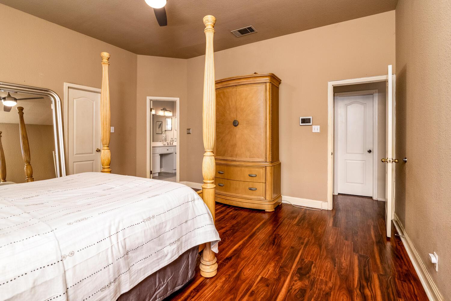 805 Oak Park Dr, Round Rock, TX 78681