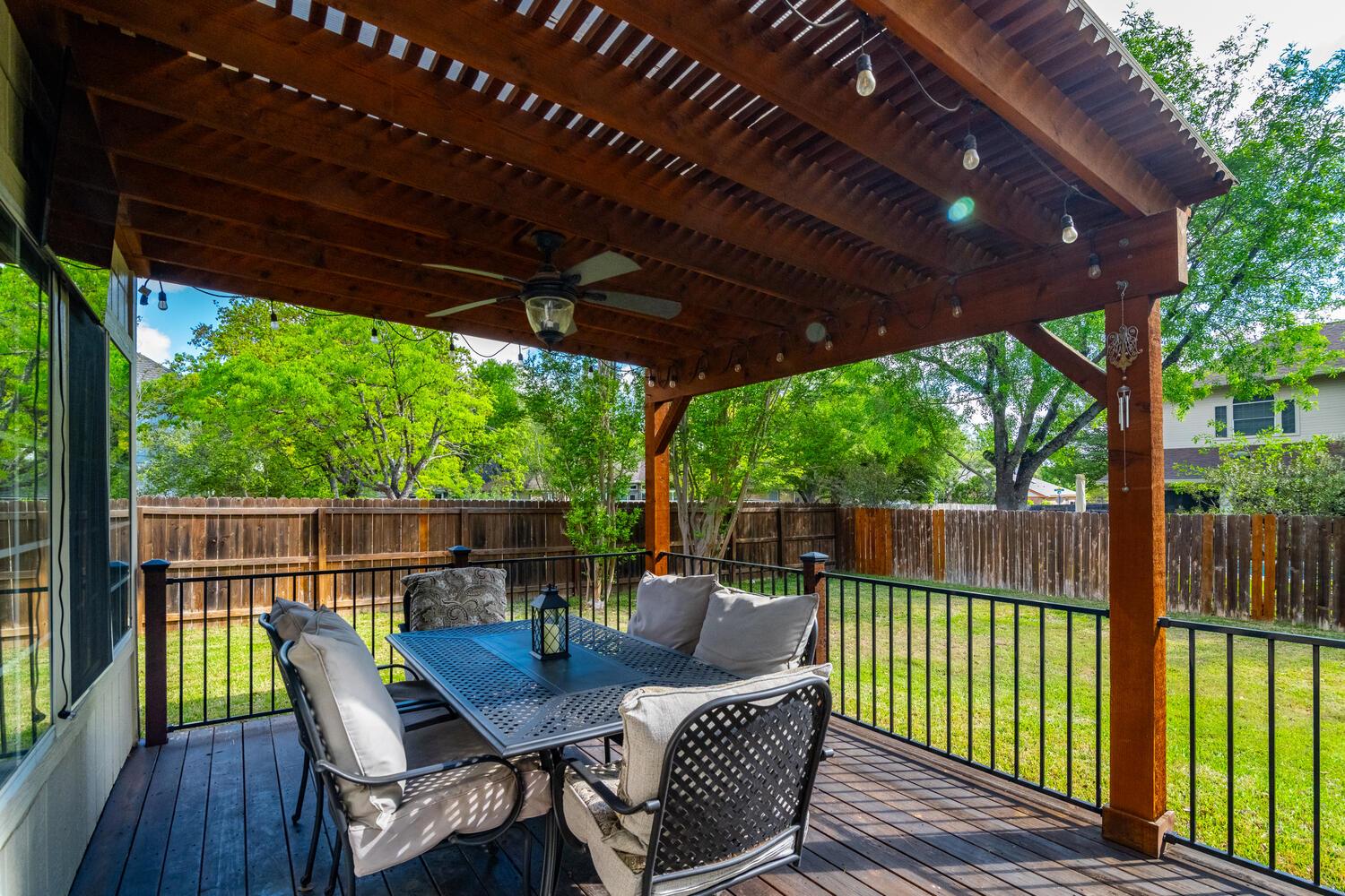 805 Oak Park Dr, Round Rock, TX 78681