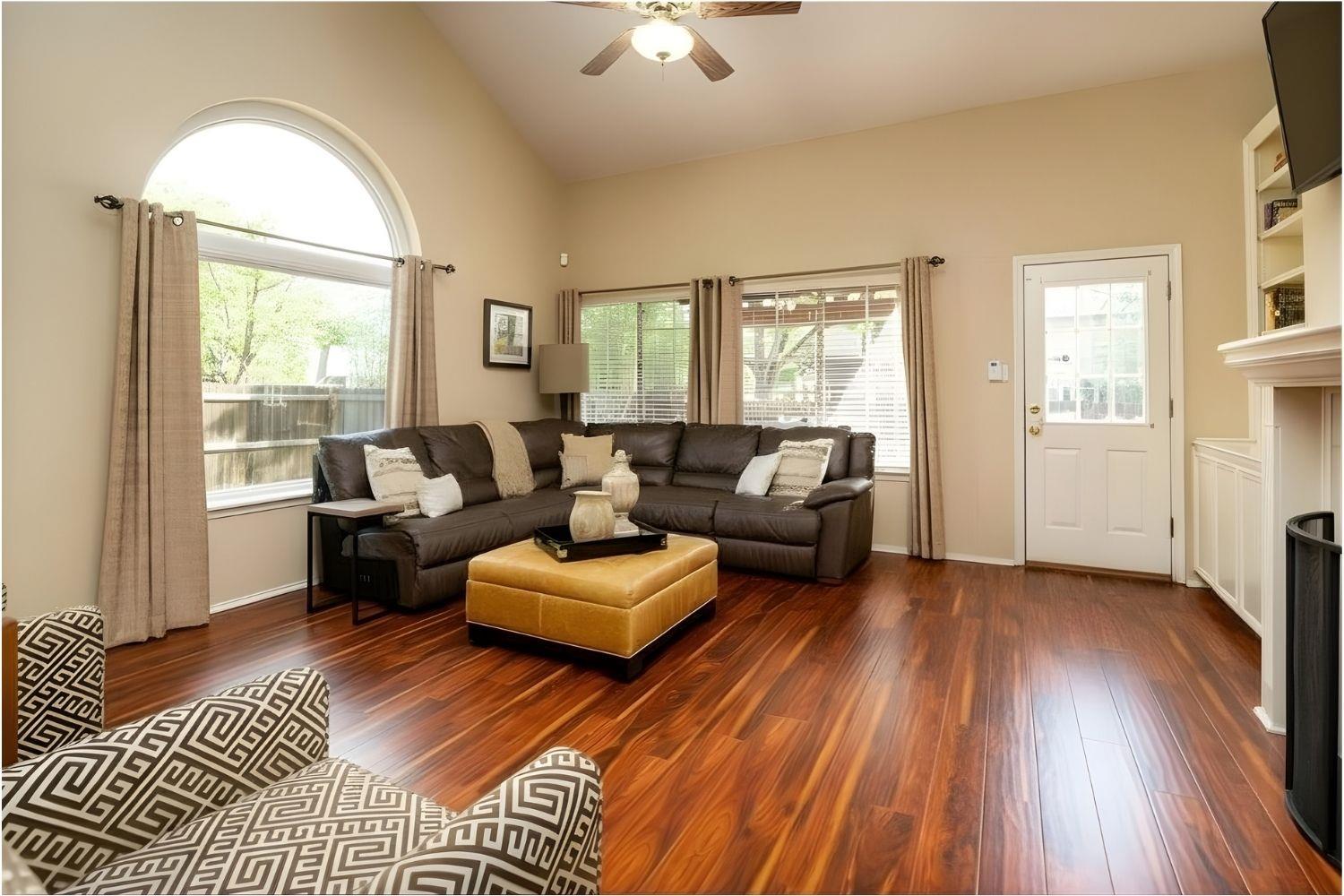 805 Oak Park Dr, Round Rock, TX 78681