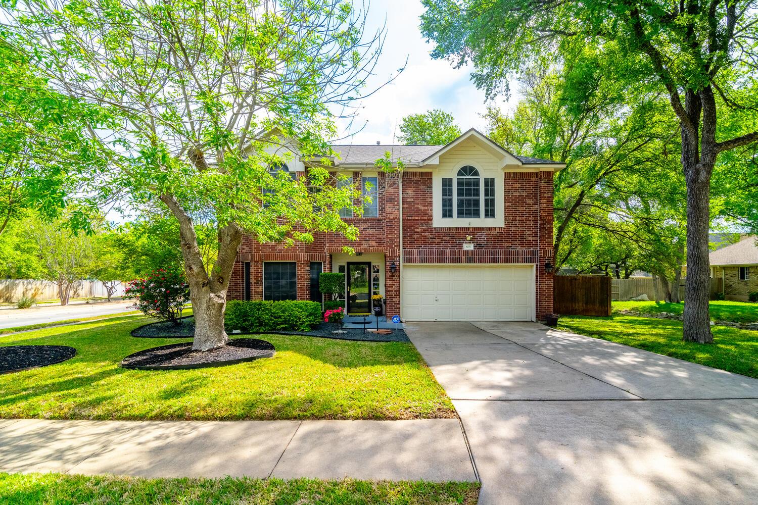 805 Oak Park Dr, Round Rock, TX 78681