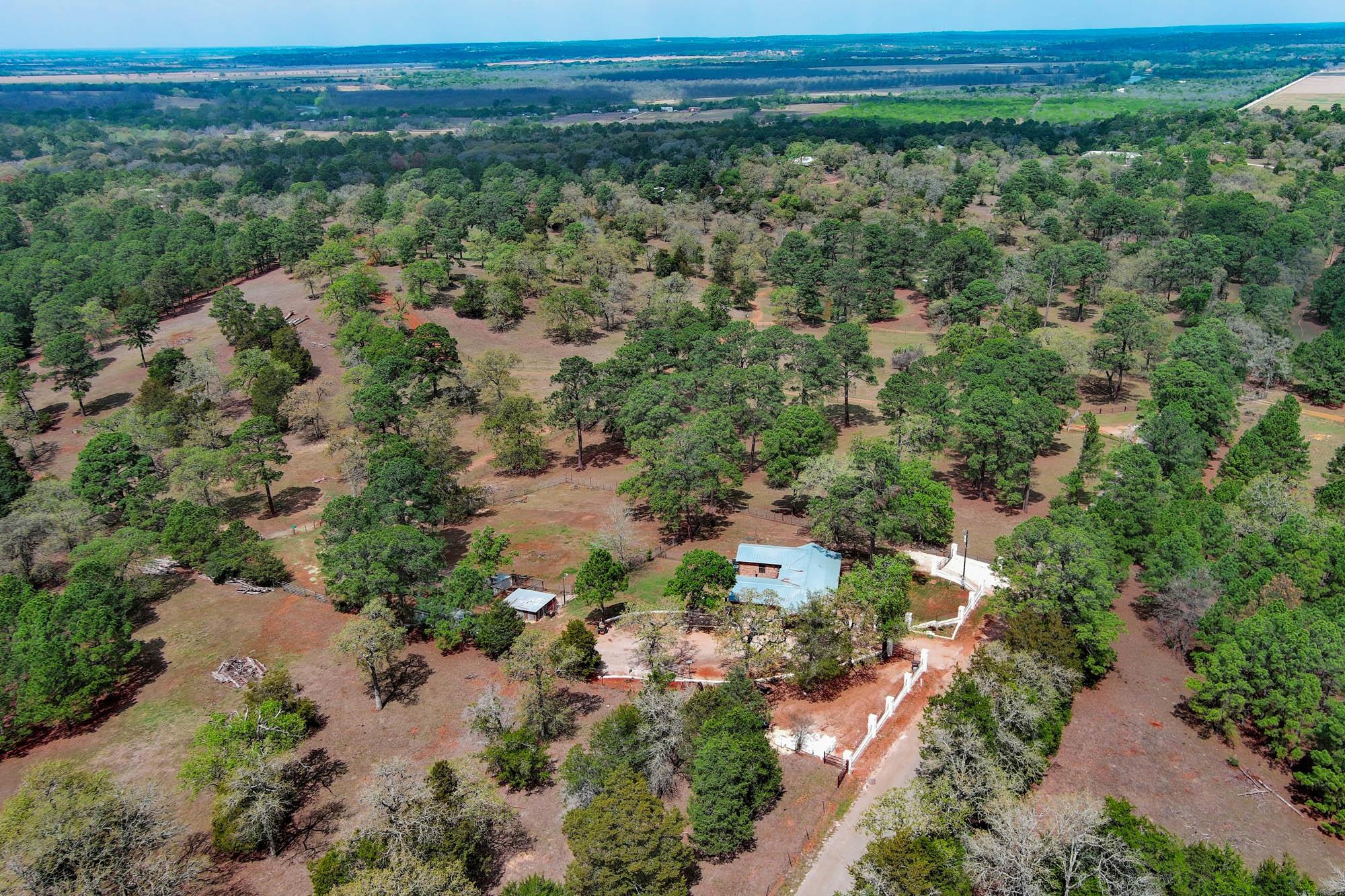 254 Copeland Hill Rd, Smithville, TX 78957