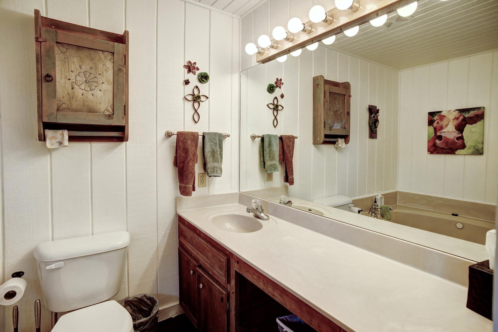 254 Copeland Hill Rd, Smithville, TX 78957