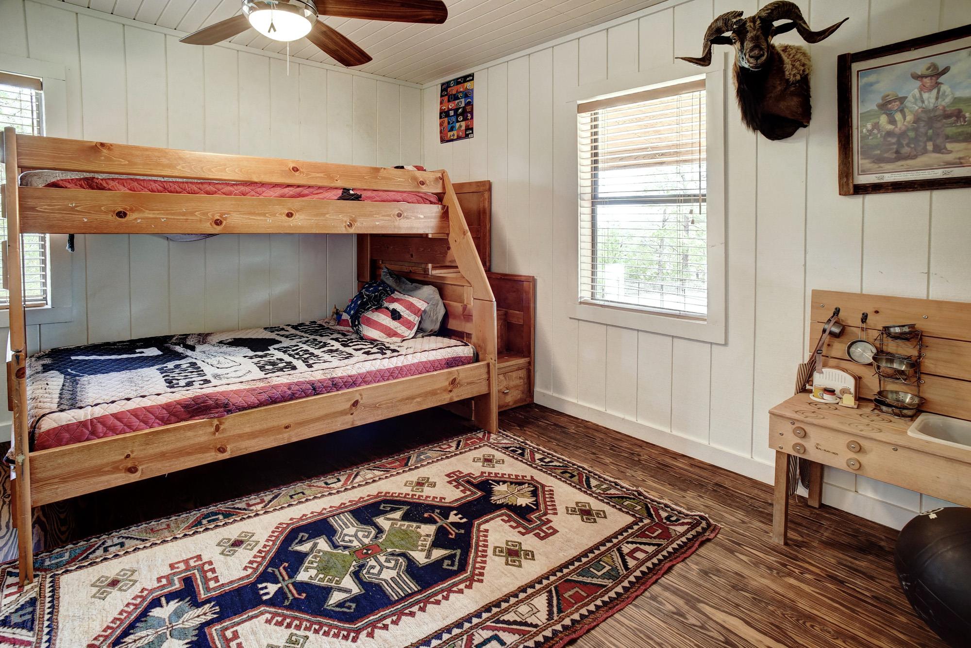 254 Copeland Hill Rd, Smithville, TX 78957