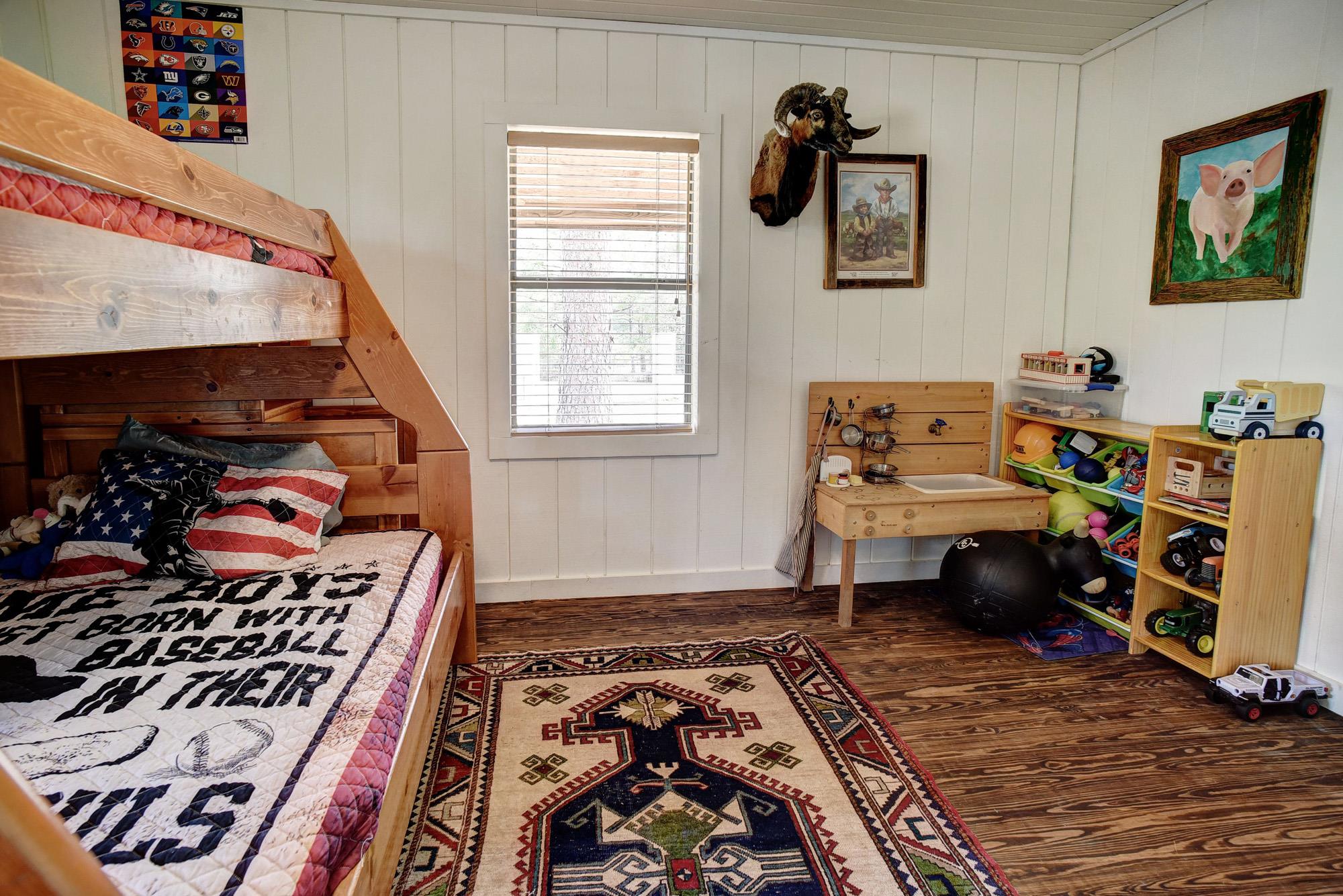 254 Copeland Hill Rd, Smithville, TX 78957