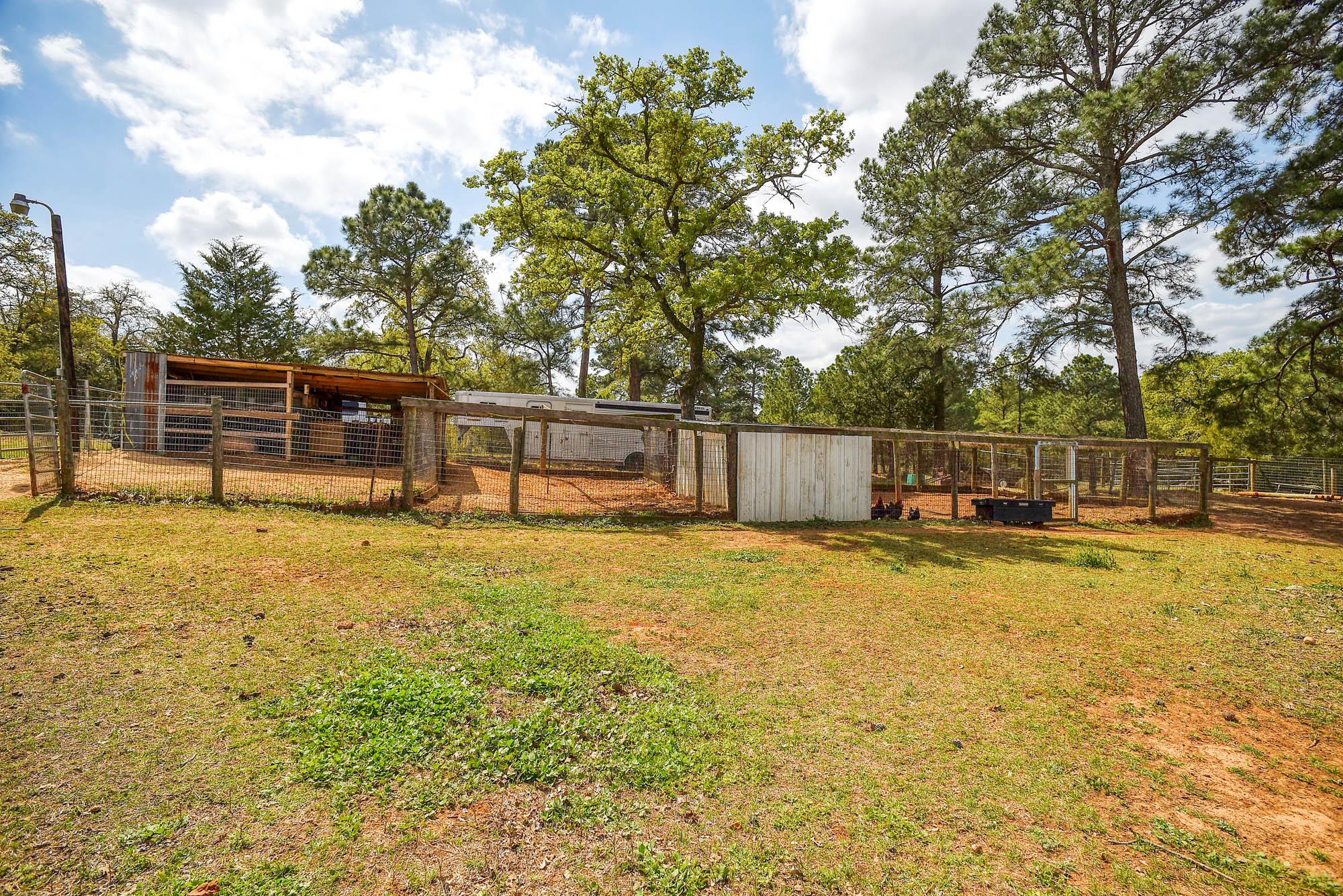 254 Copeland Hill Rd, Smithville, TX 78957
