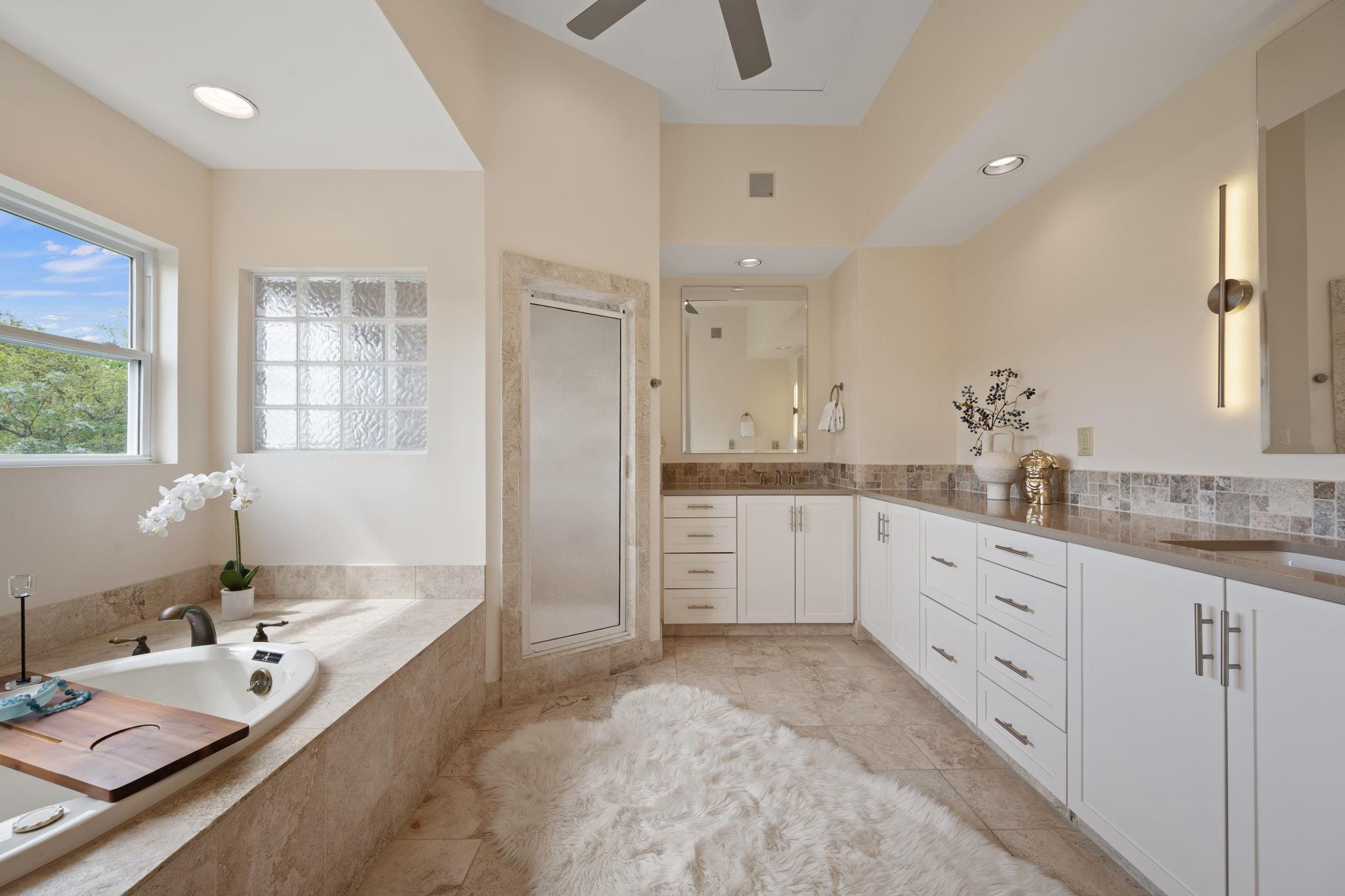 3 Brett Cv, Austin, TX 78746