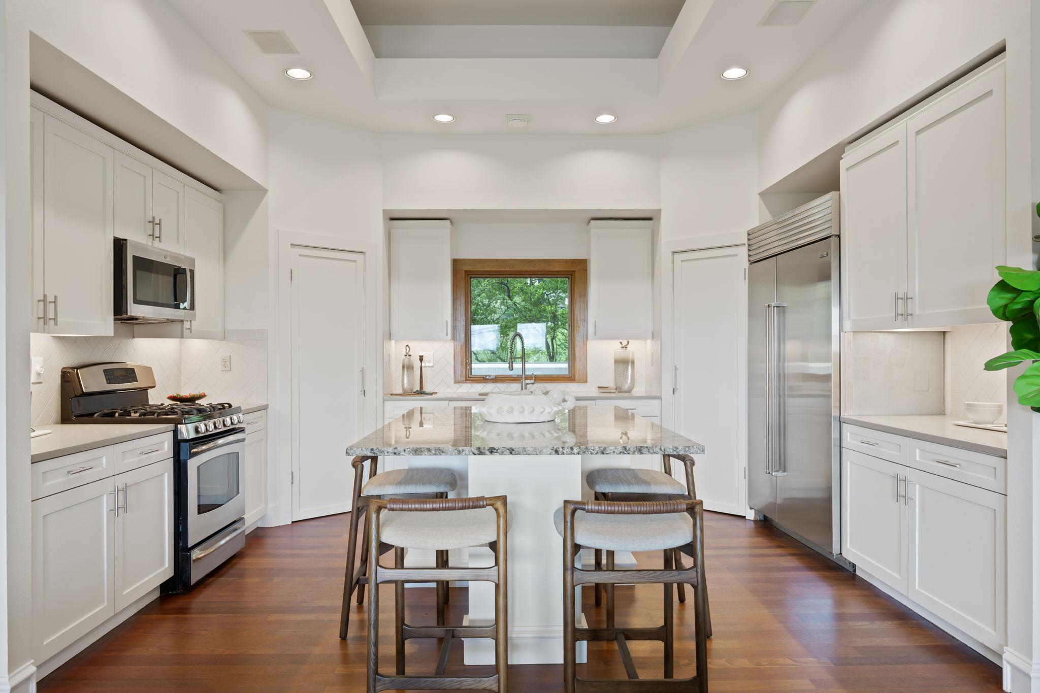 3 Brett Cv, Austin, TX 78746