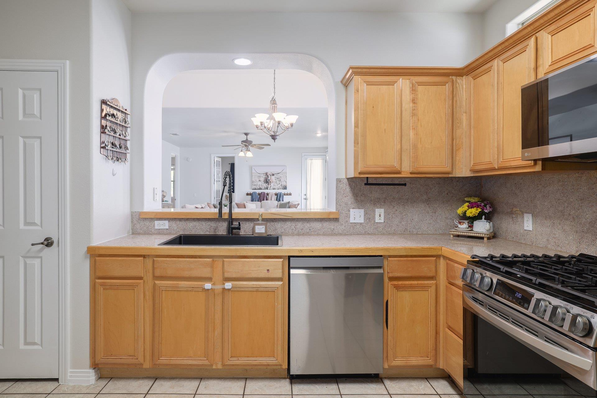 11558 Spicewood Pkwy # 17, Austin, TX 78750