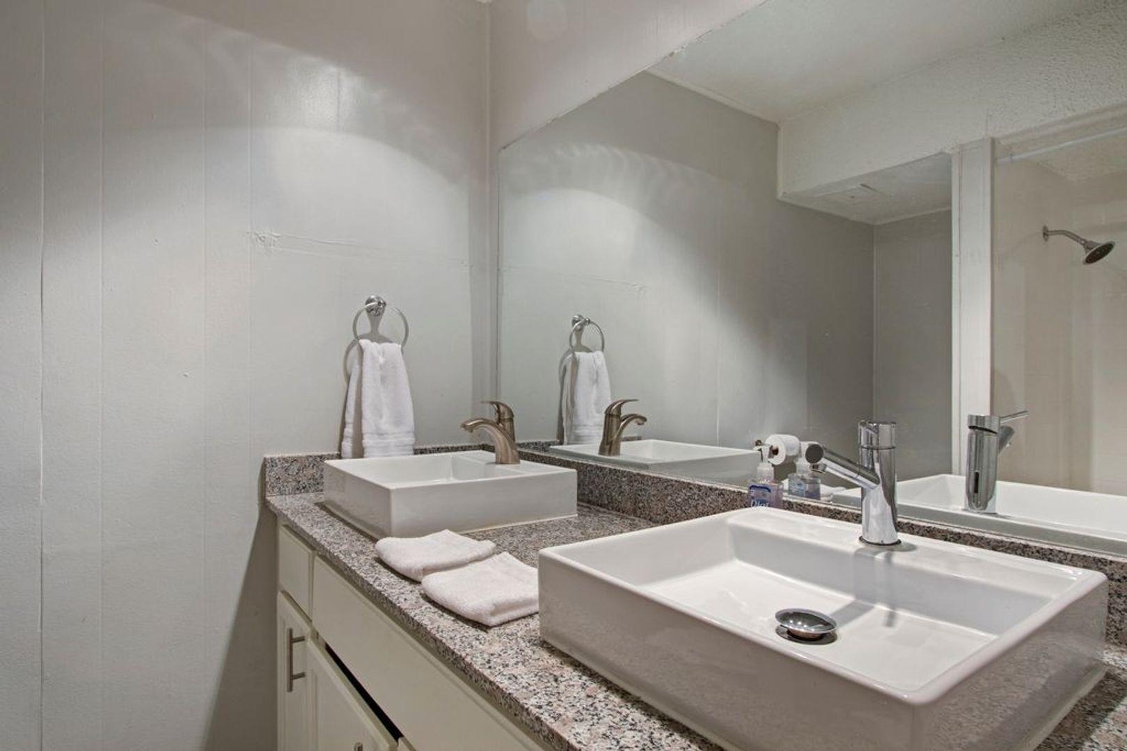 2900 Cole St # 311, Austin, TX 78705