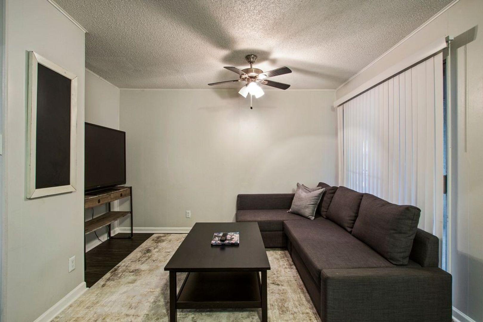 2900 Cole St # 311, Austin, TX 78705