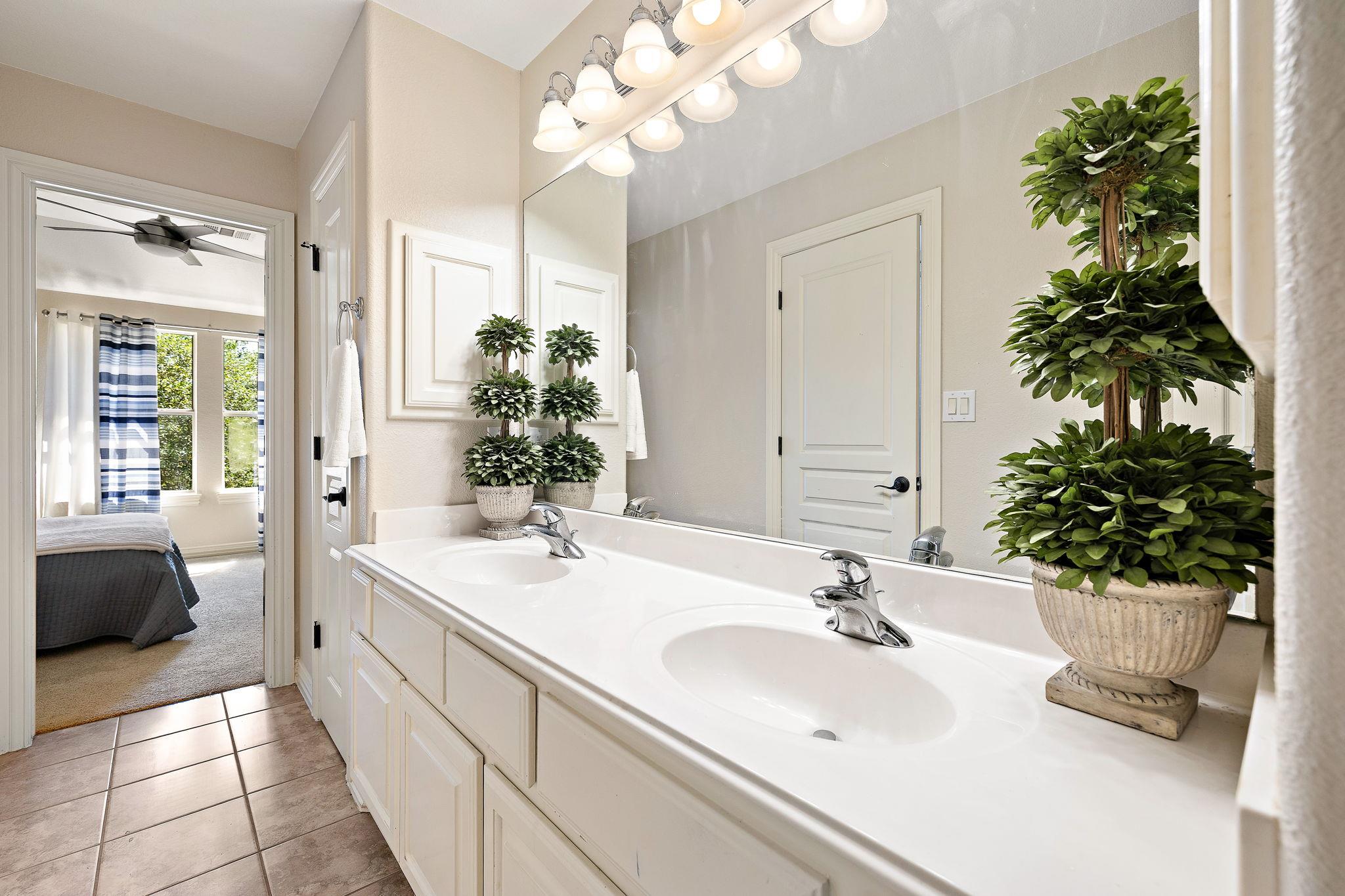 2237 Hamlet Cir, Round Rock, TX 78664