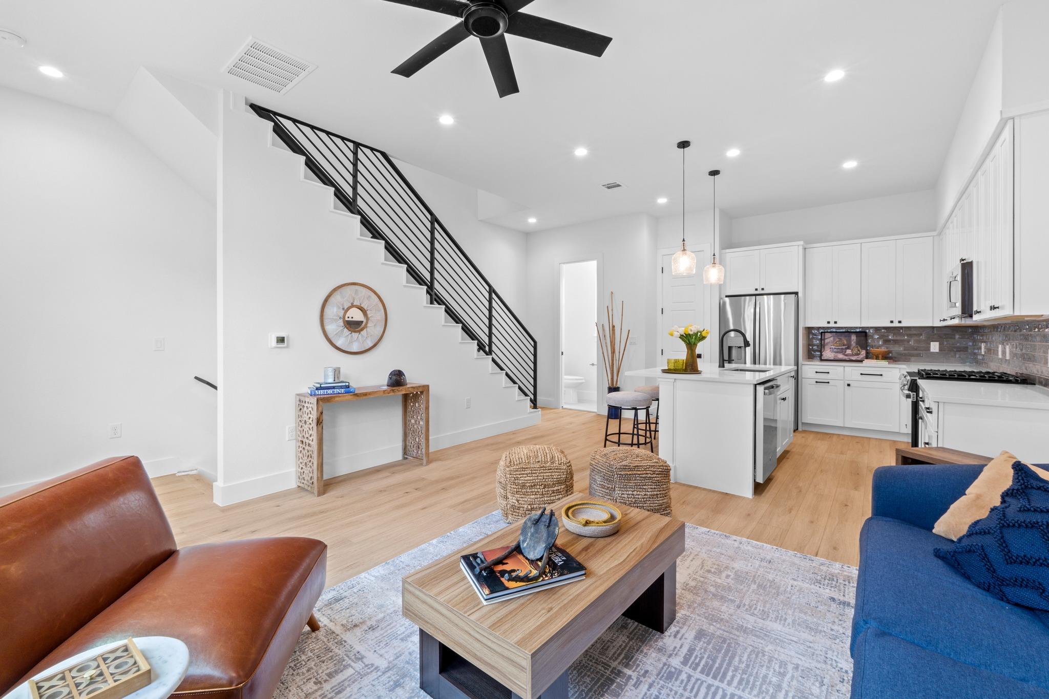 909 Calle Limon # 2, Austin, TX 78702