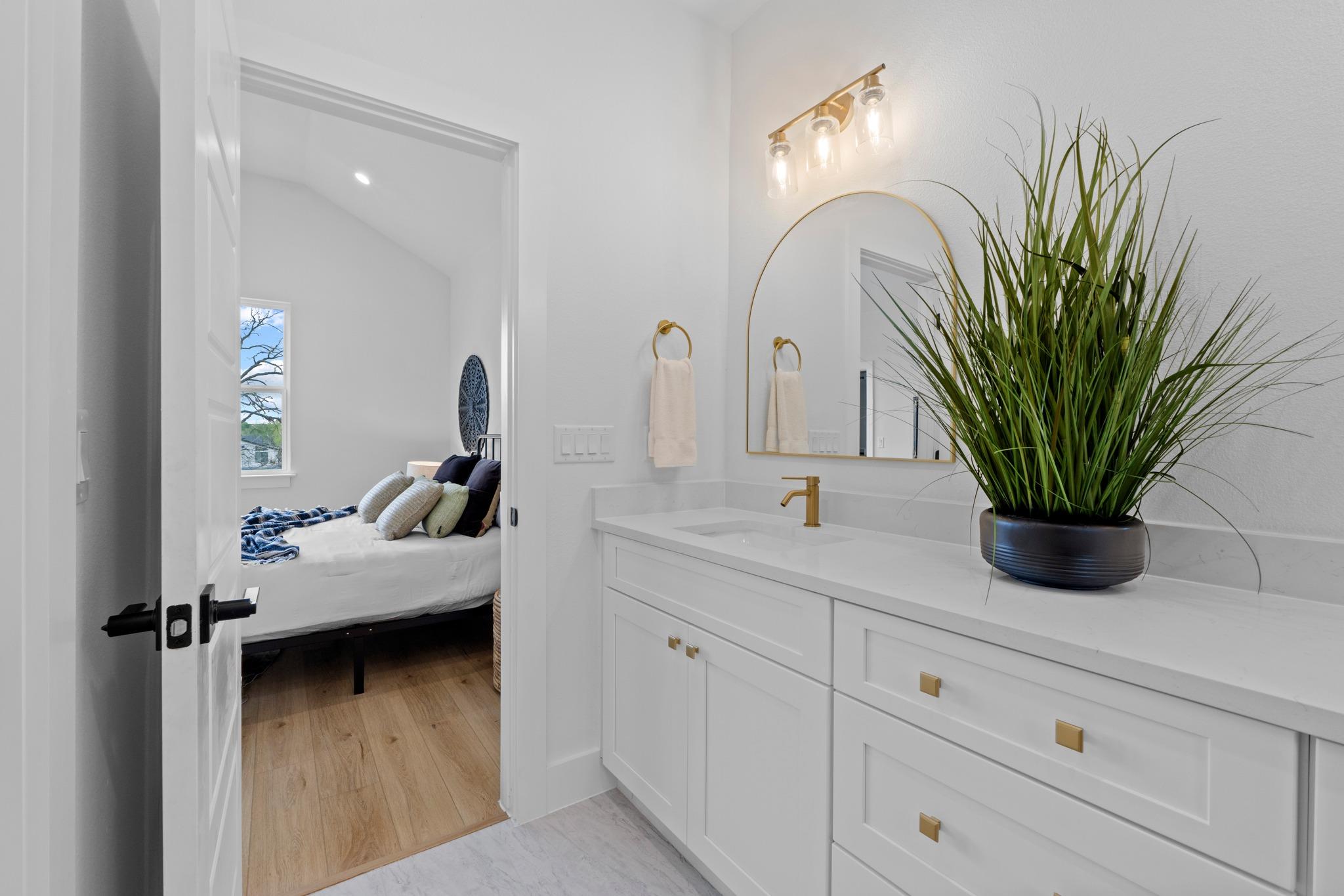 909 Calle Limon # 2, Austin, TX 78702