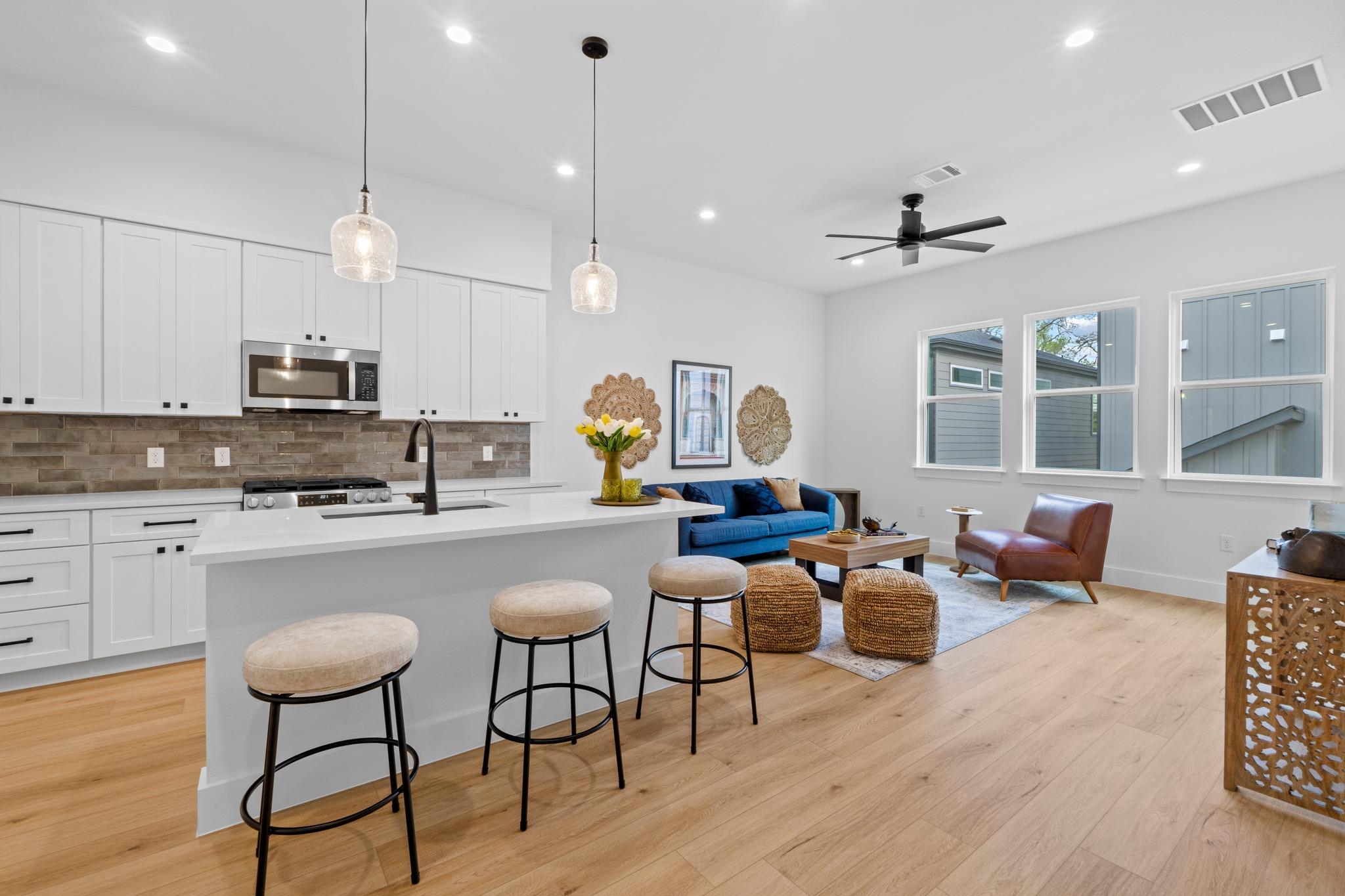 909 Calle Limon # 2, Austin, TX 78702