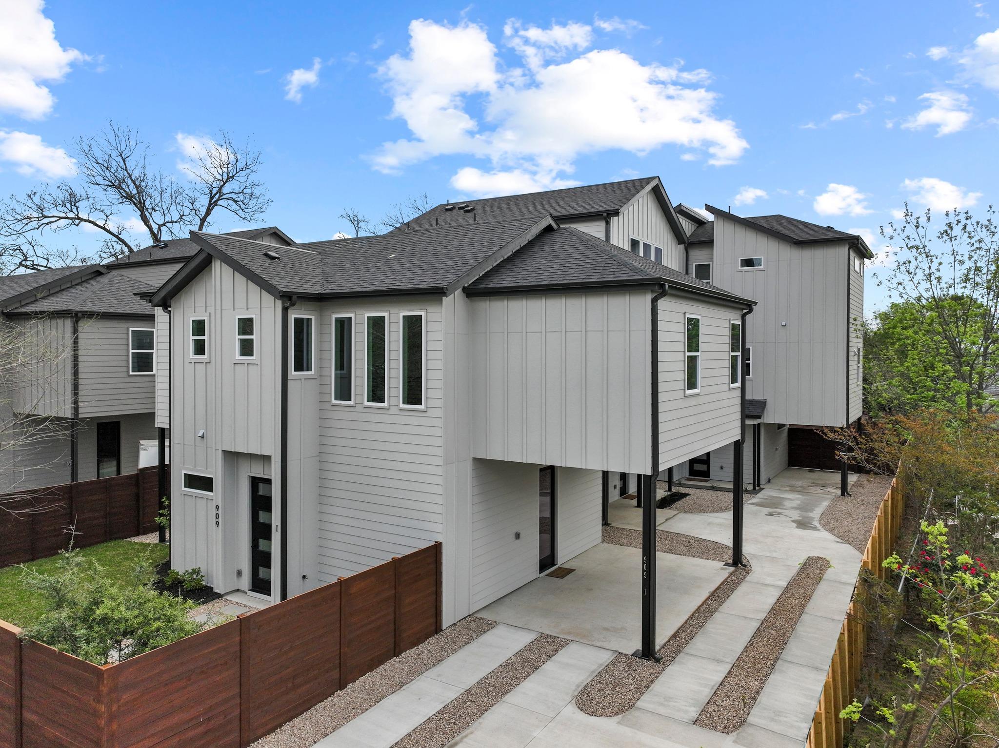 909 Calle Limon # 2, Austin, TX 78702