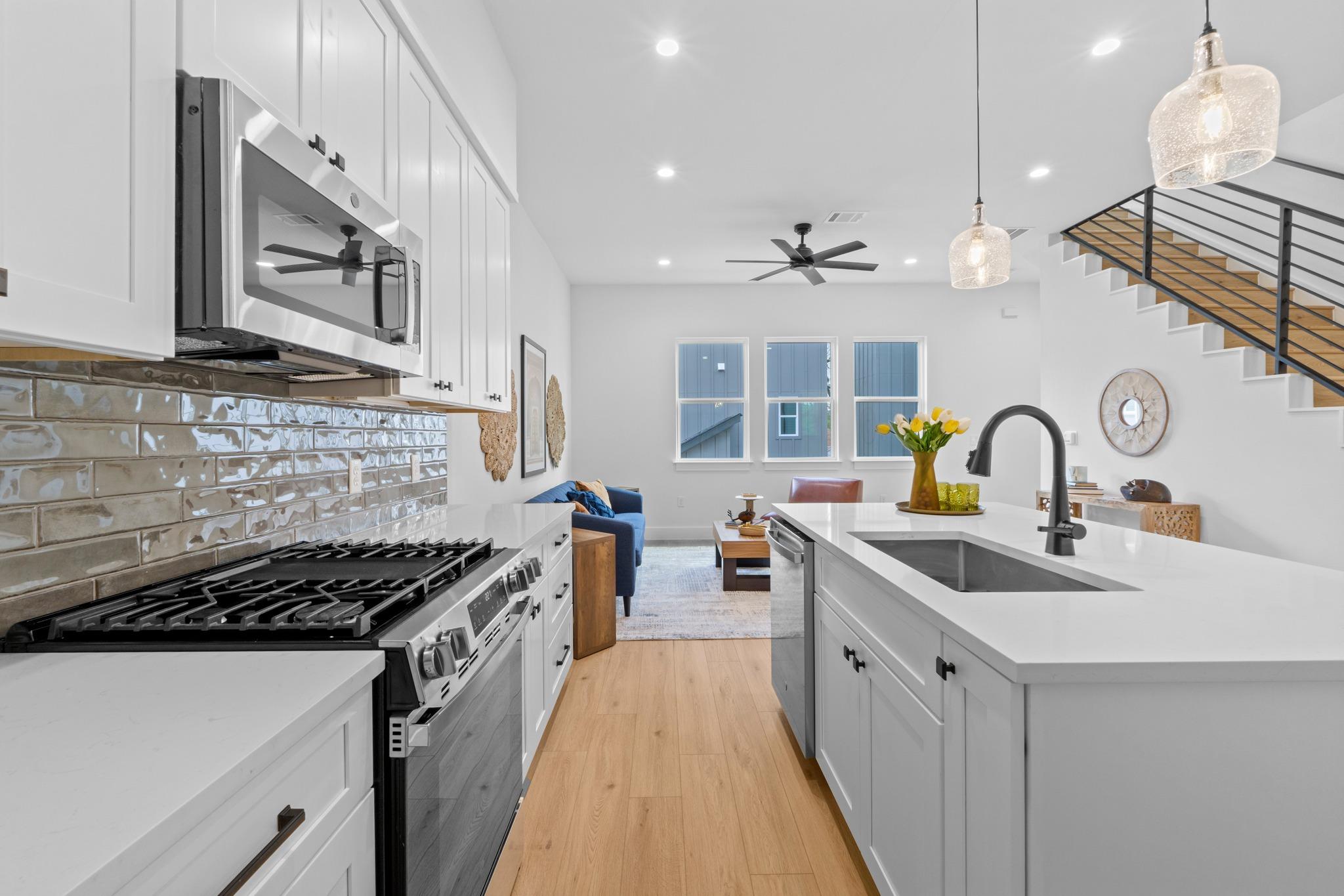 909 Calle Limon # 2, Austin, TX 78702