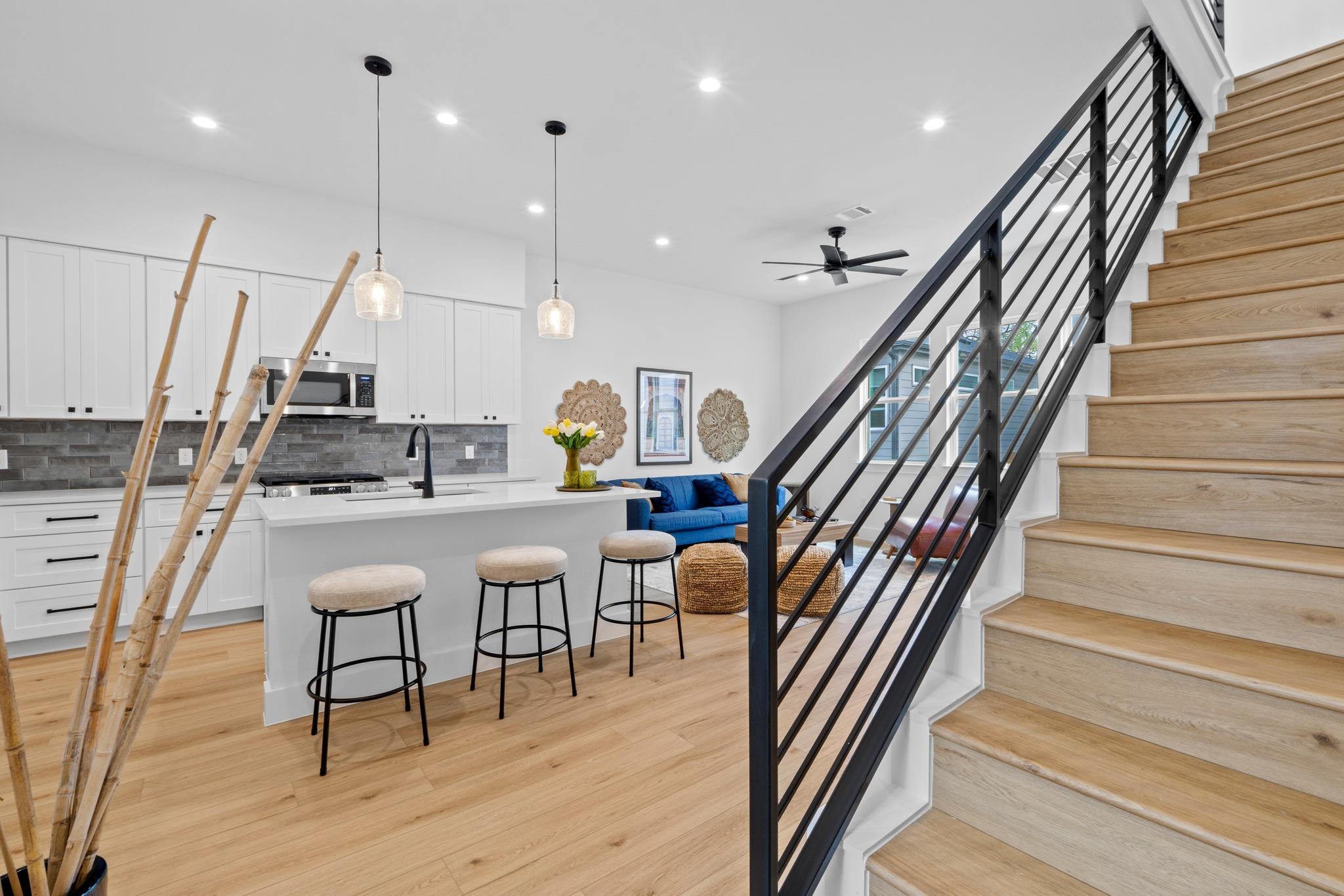 909 Calle Limon # 2, Austin, TX 78702