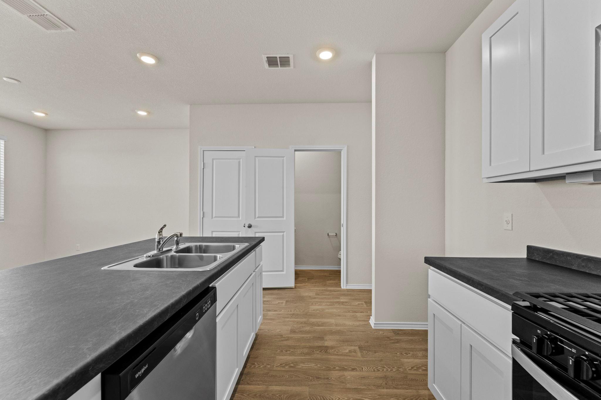 140 Kendall Ln, Maxwell, TX 78656