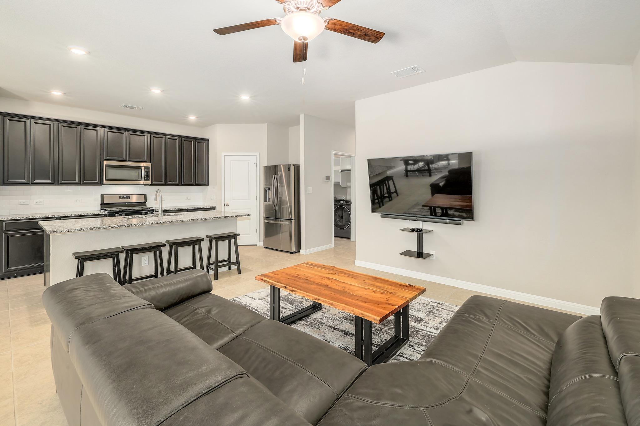 308 Babblebrook Way, Hutto, TX 78634