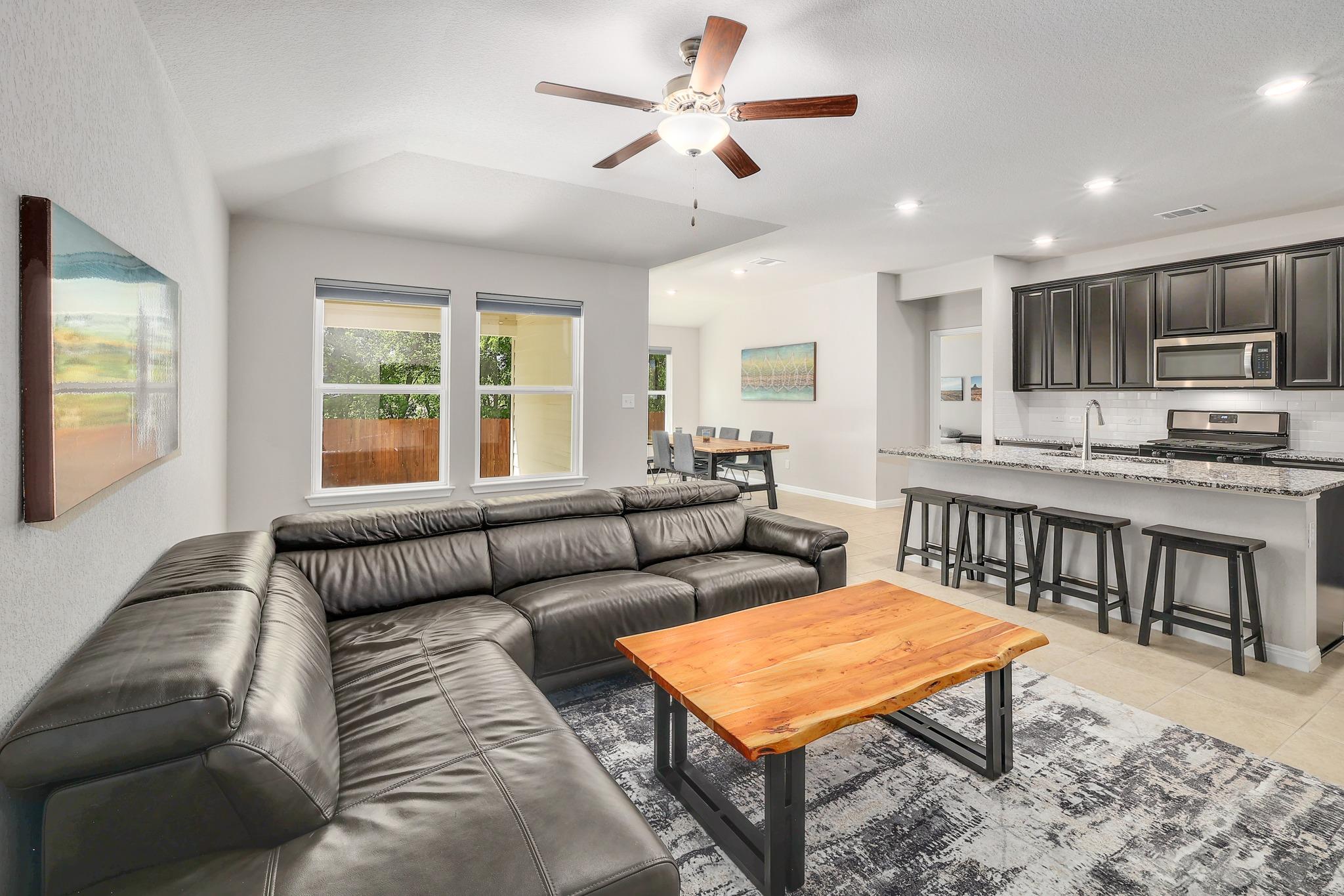 308 Babblebrook Way, Hutto, TX 78634