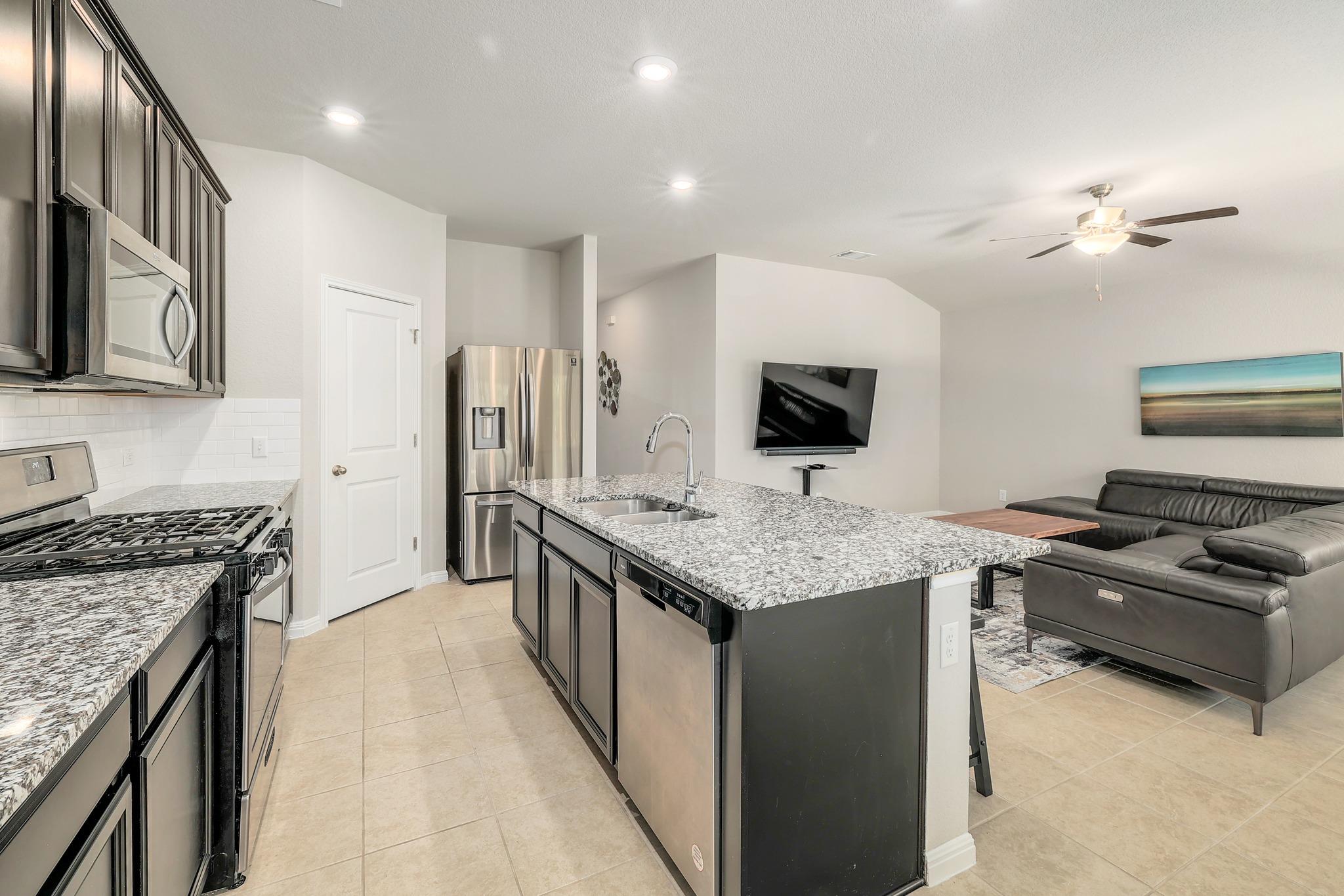 308 Babblebrook Way, Hutto, TX 78634