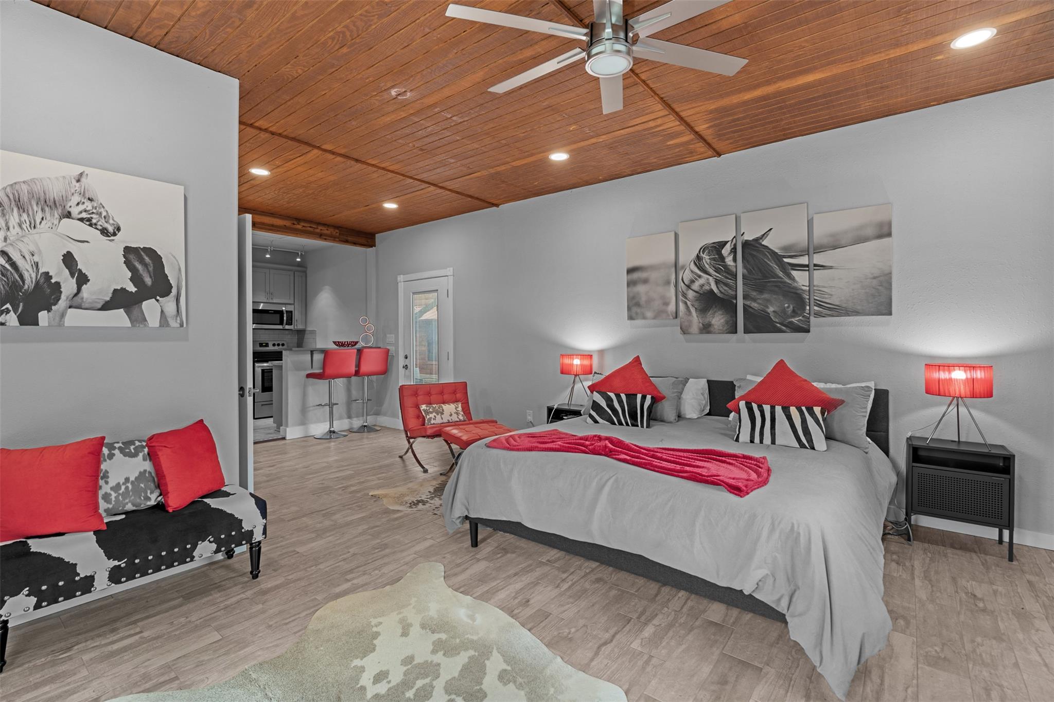 421 Rolling Hills Rd, Blanco, TX 78606