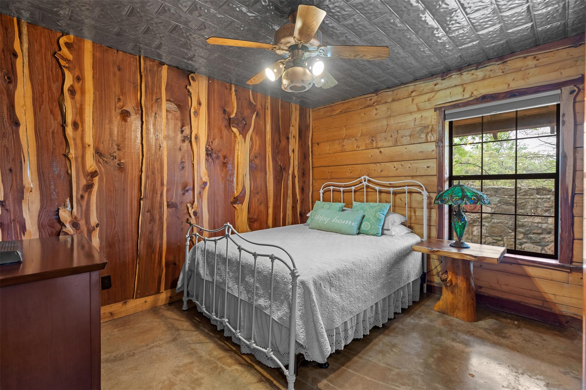 421 Rolling Hills Rd, Blanco, TX 78606