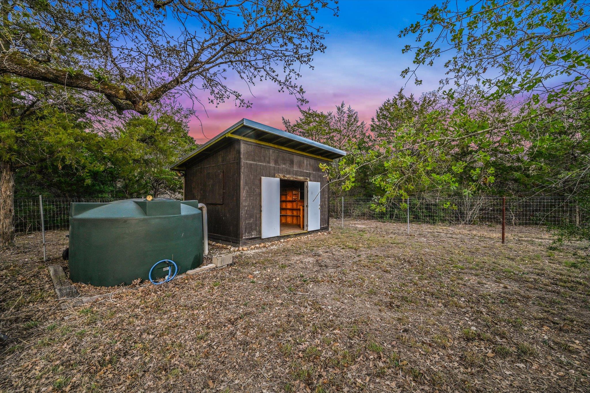 853 Saint Delight Rd, Paige, TX 78659