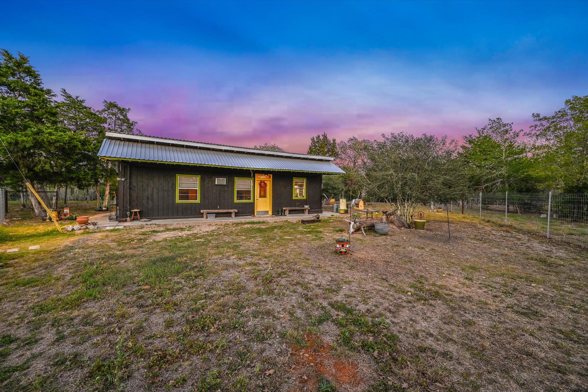 853 Saint Delight Rd, Paige, TX 78659