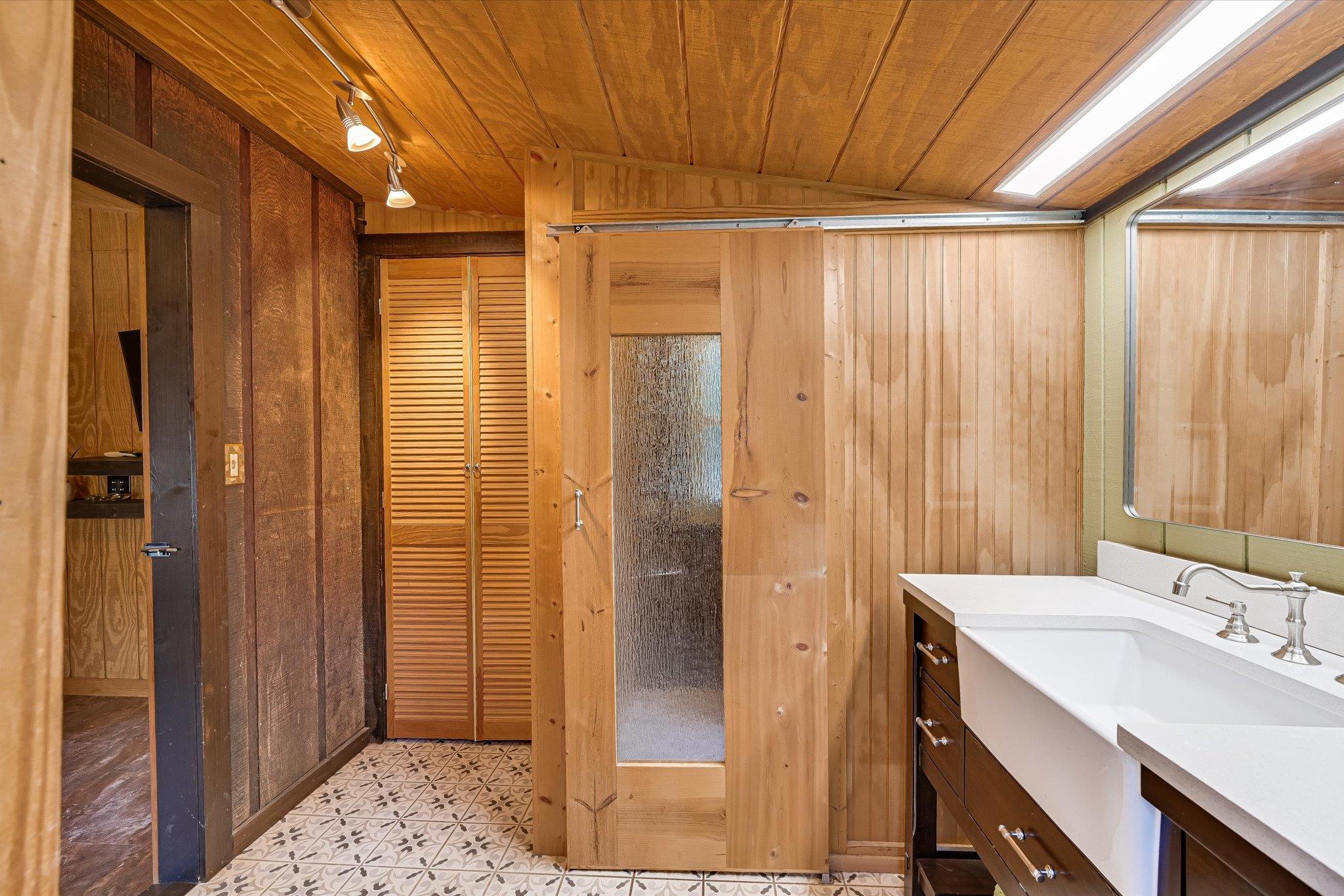 853 Saint Delight Rd, Paige, TX 78659