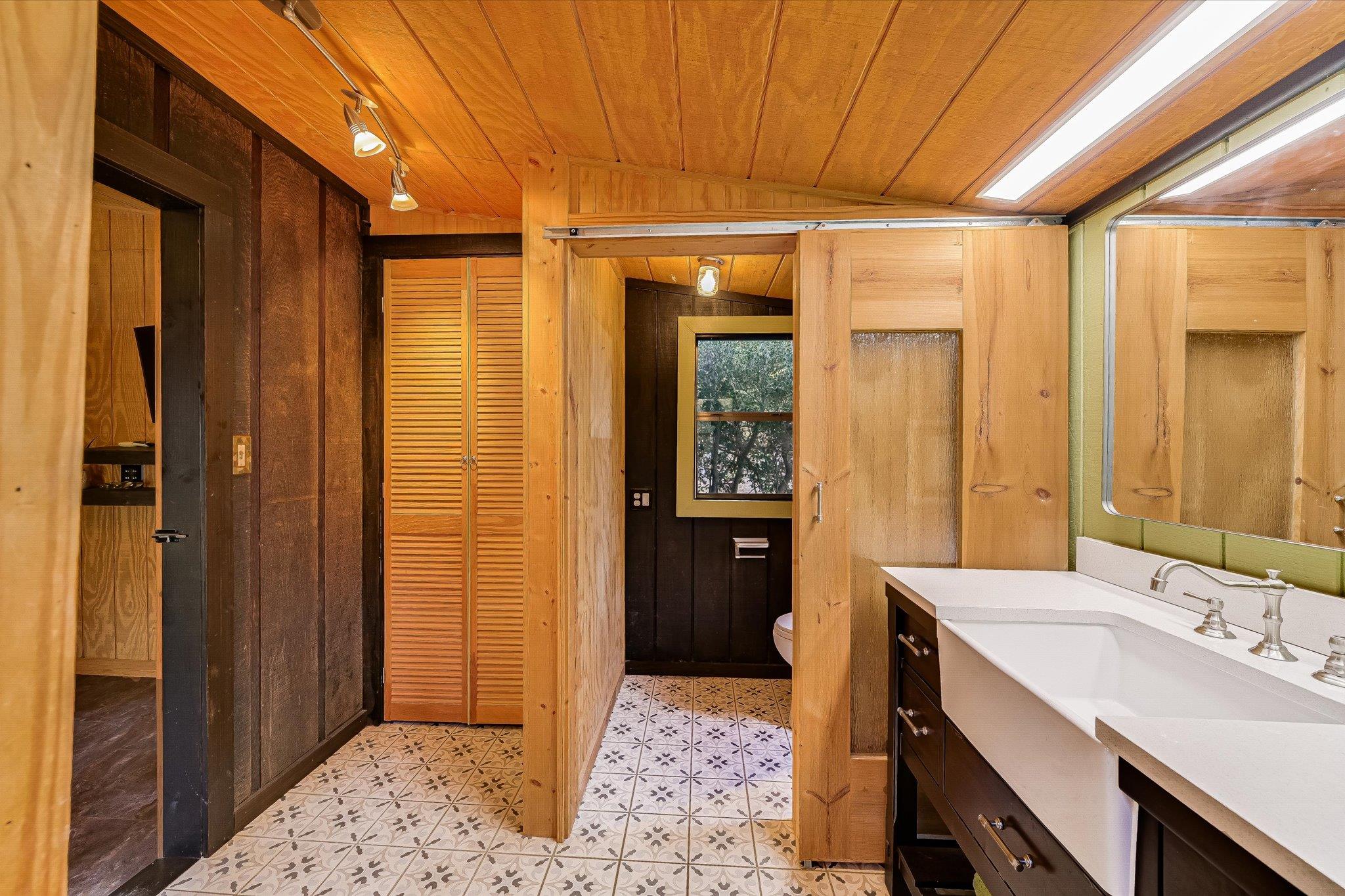 853 Saint Delight Rd, Paige, TX 78659