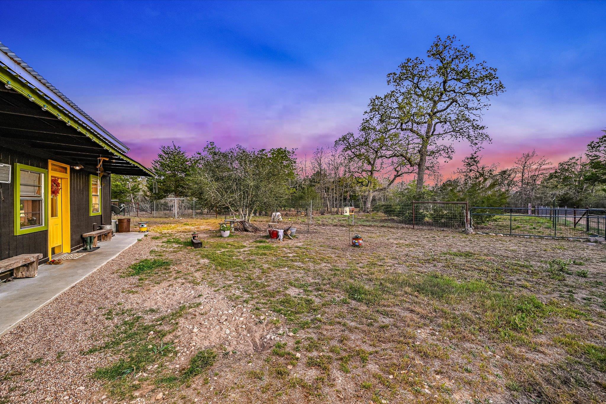 853 Saint Delight Rd, Paige, TX 78659