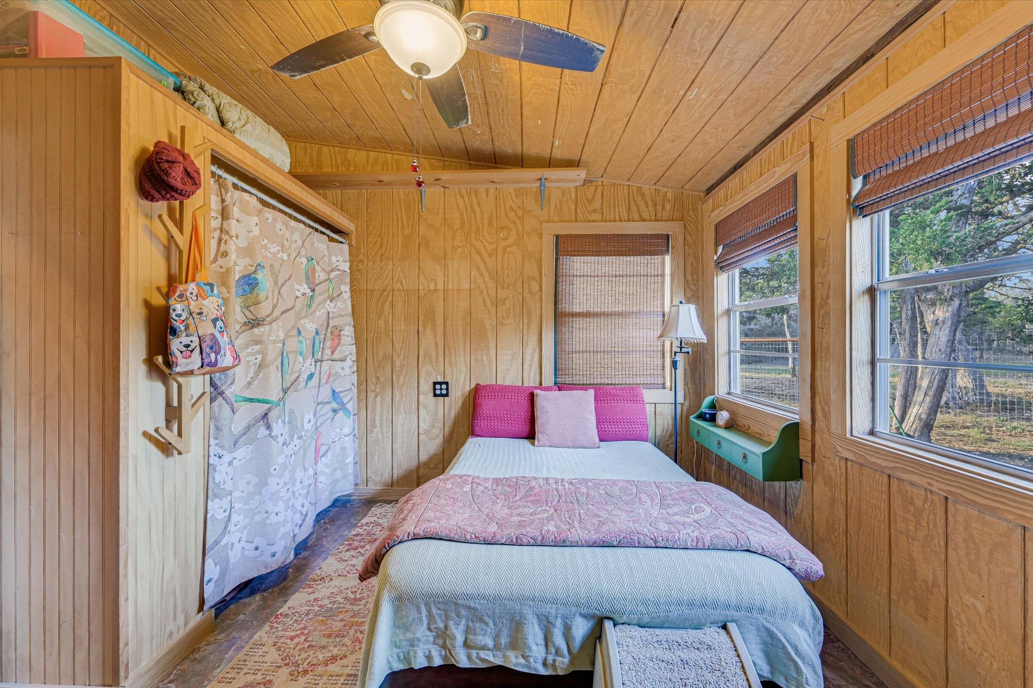 853 Saint Delight Rd, Paige, TX 78659