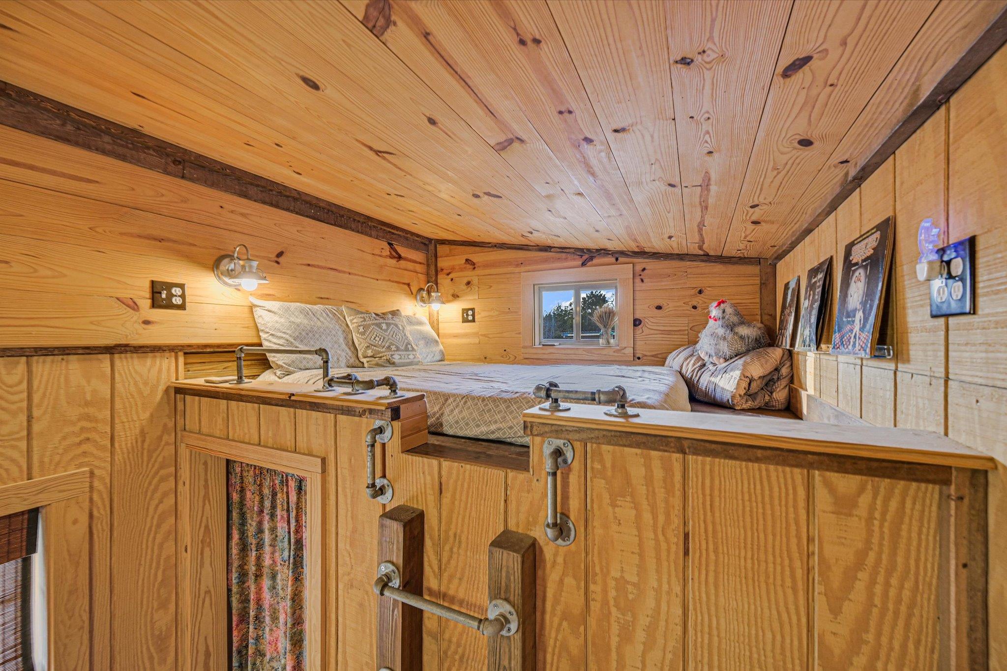 853 Saint Delight Rd, Paige, TX 78659