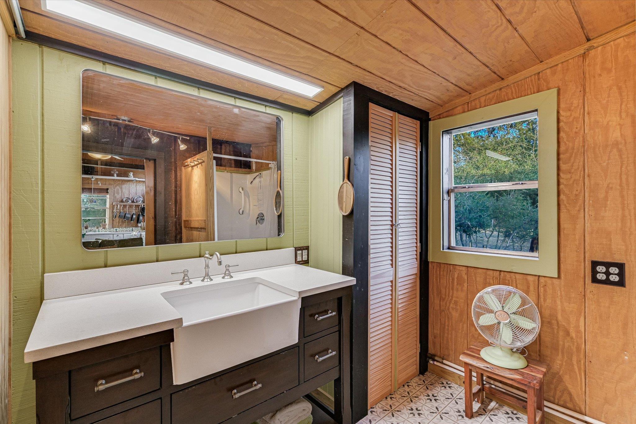 853 Saint Delight Rd, Paige, TX 78659