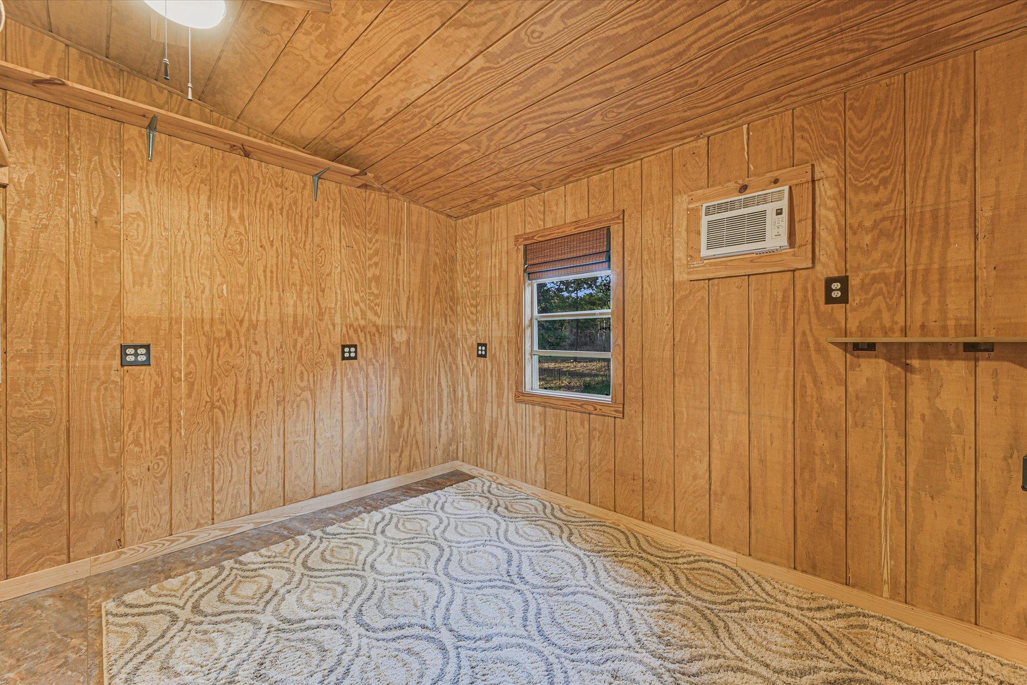 853 Saint Delight Rd, Paige, TX 78659