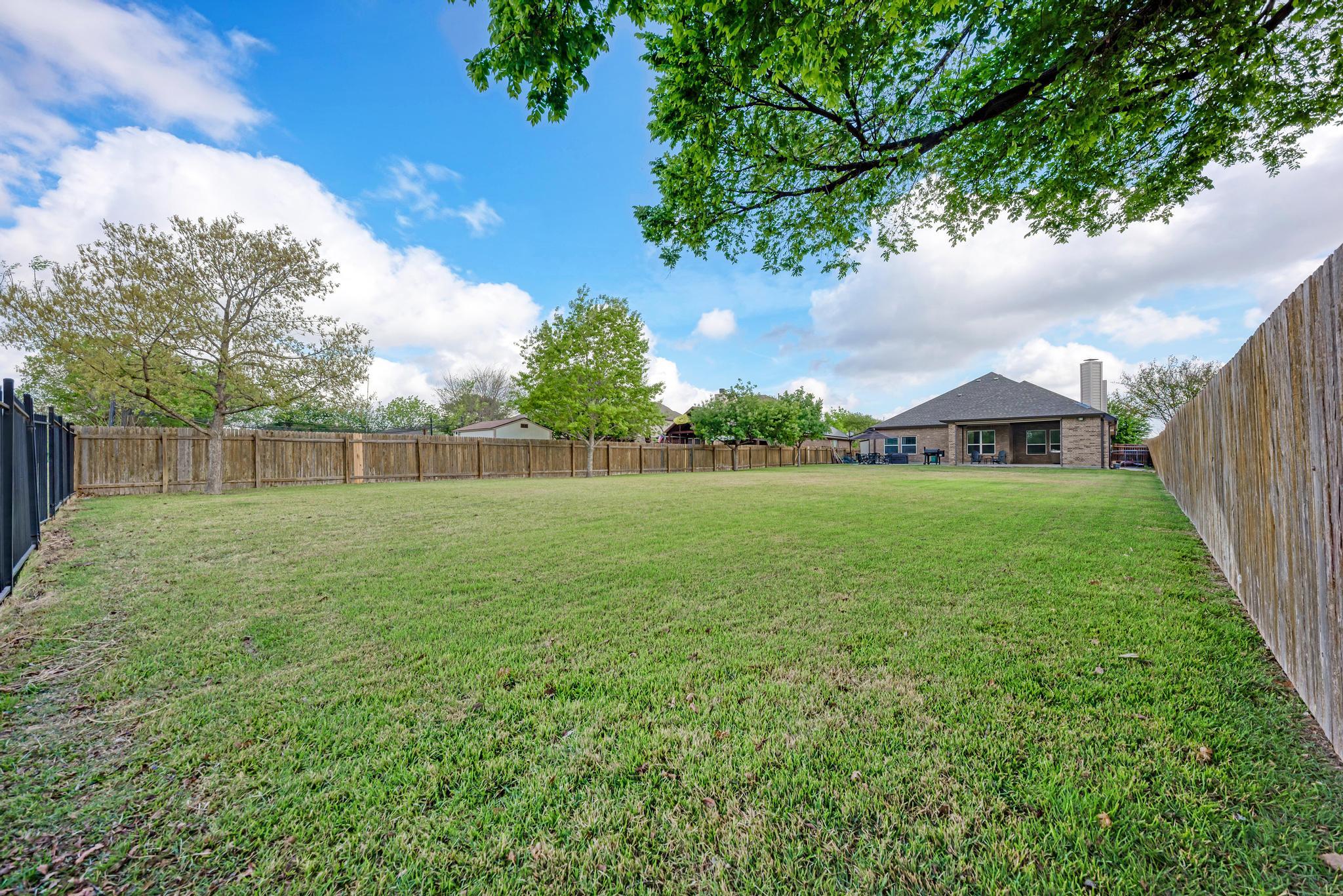 1119 Enclave Way, Hutto, TX 78634
