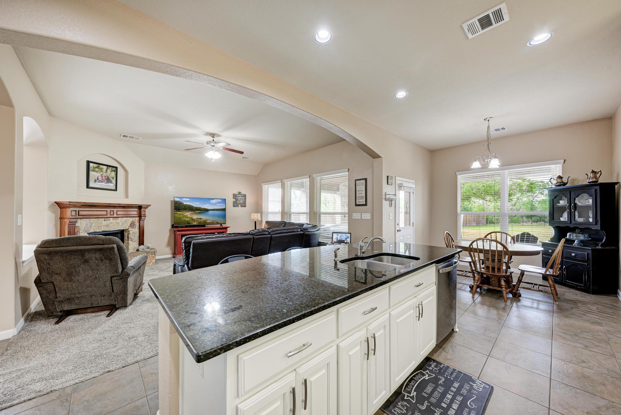 1119 Enclave Way, Hutto, TX 78634