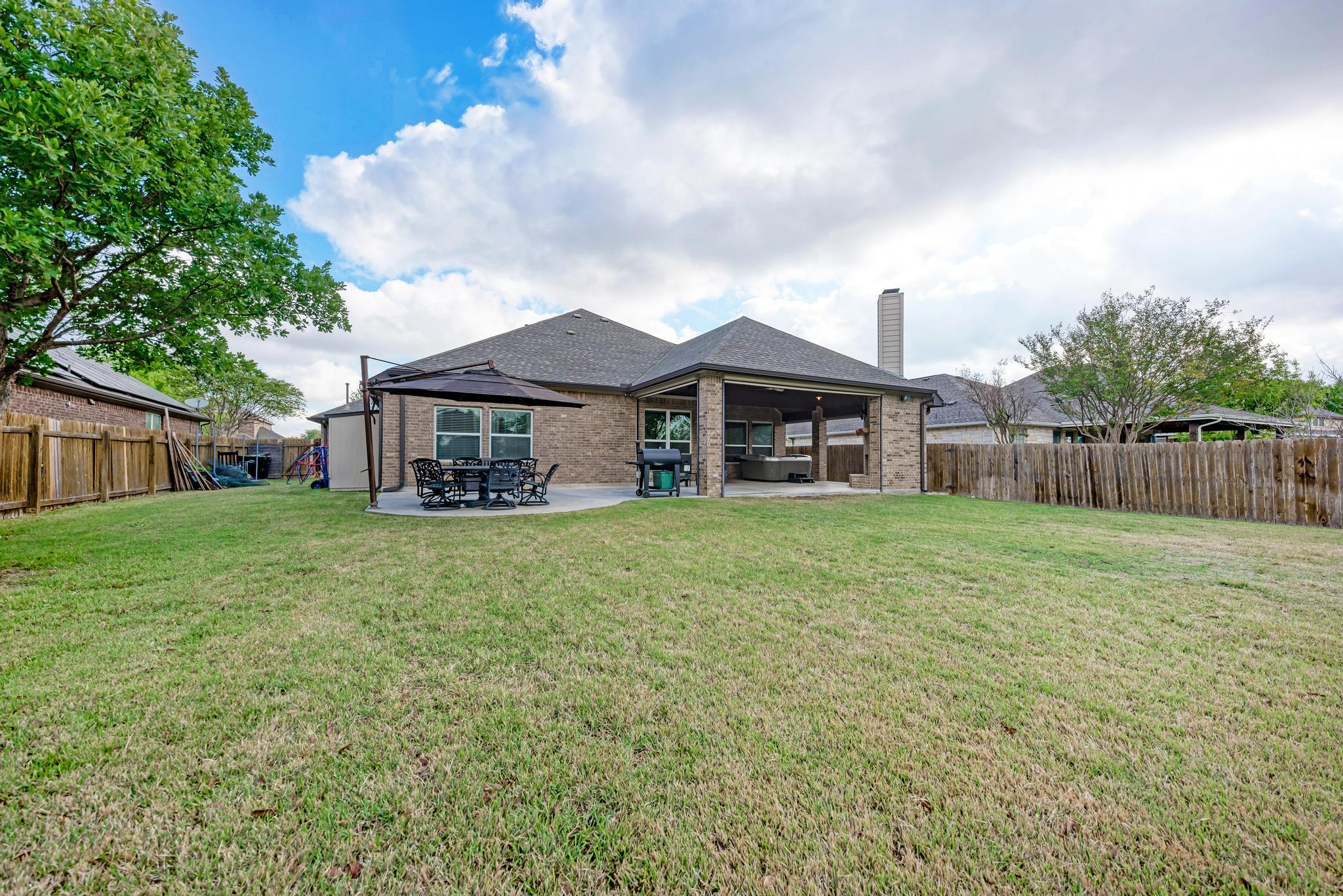 1119 Enclave Way, Hutto, TX 78634