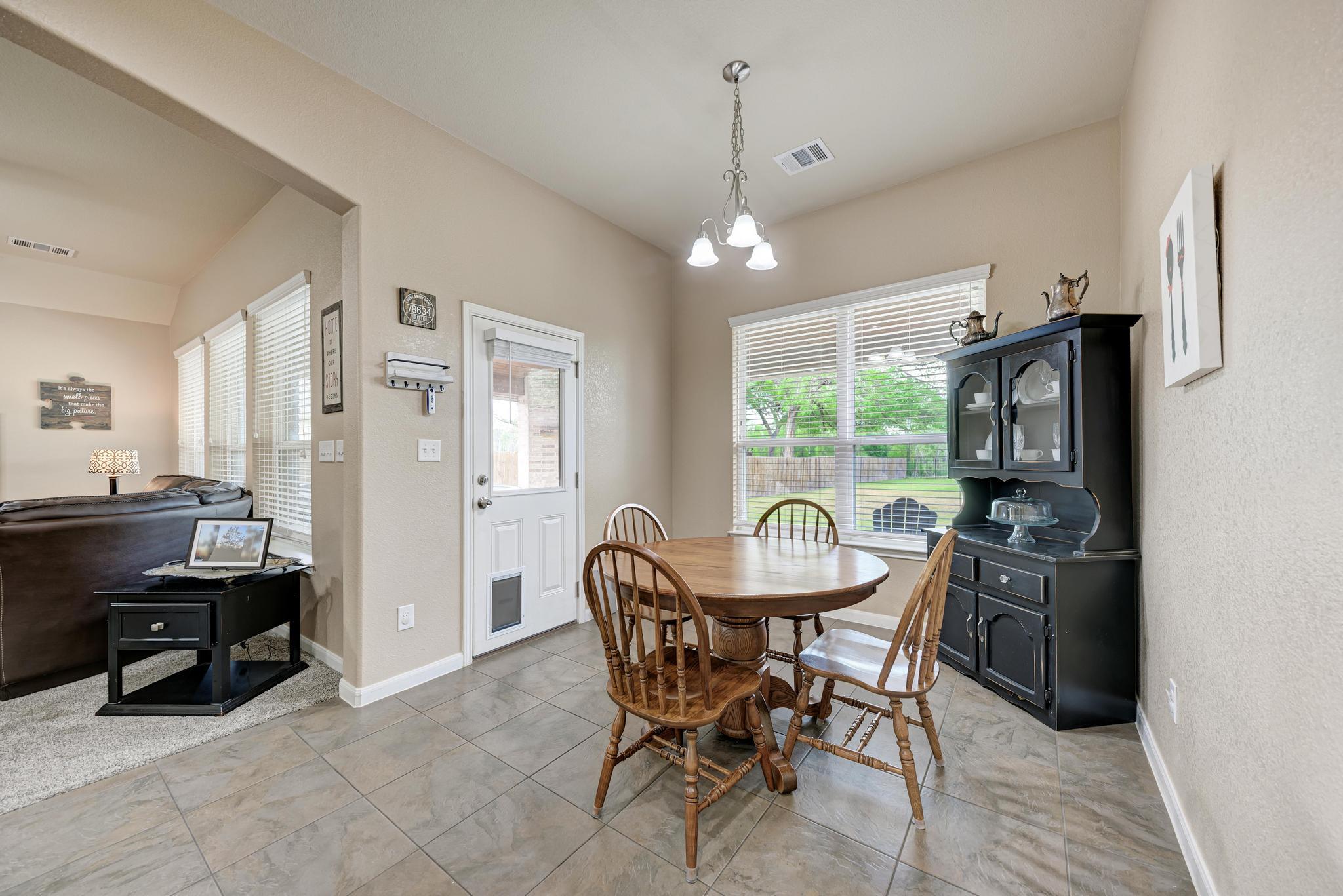 1119 Enclave Way, Hutto, TX 78634